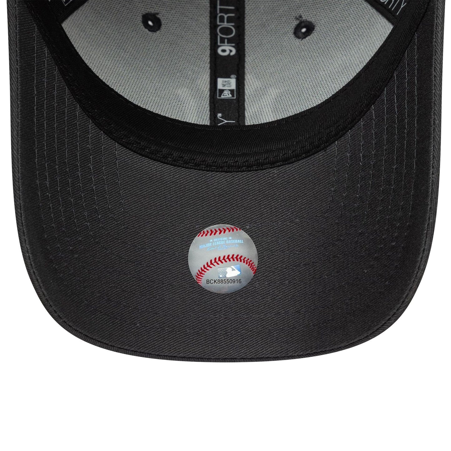 Pictured is this MLB League Essential New York Yankees 9FORTY in charcoal. 5