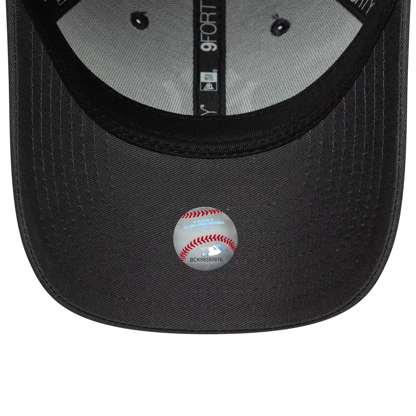 Pictured is this MLB League Essential New York Yankees 9FORTY in charcoal. 5