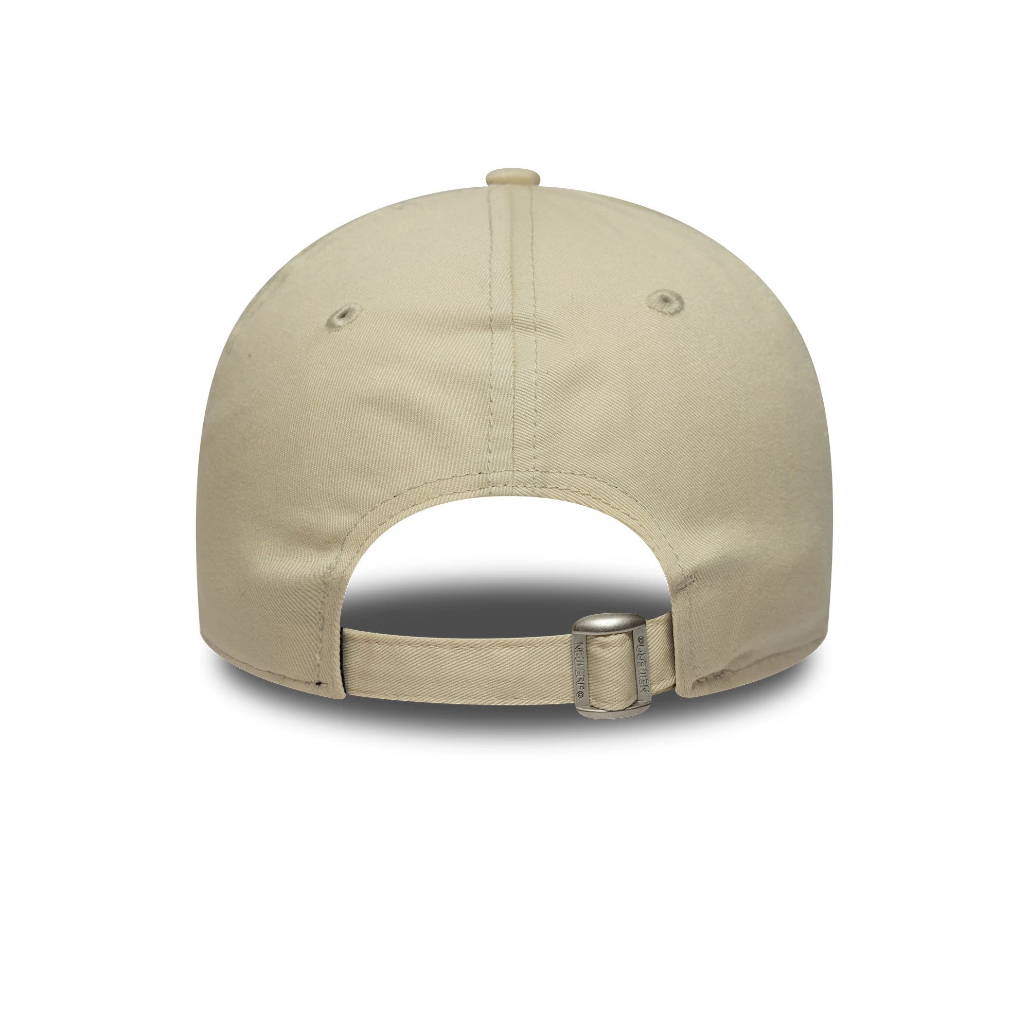 Chicago Bulls NBA Team Outline Light Beige New Era 9FORTY Cap, rear view showing the light beige adjustable strap with a matte buckle, beige embroidered eyelets and top button on the structured crown.