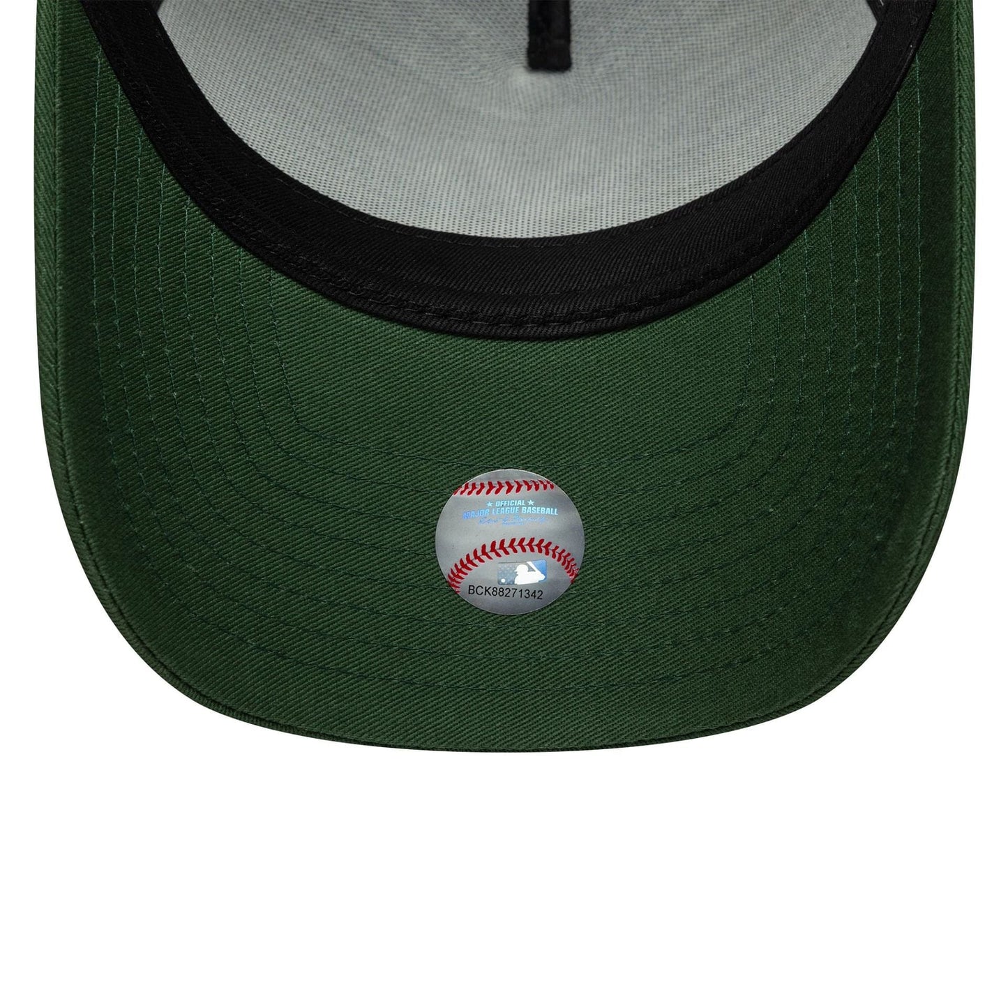 Pictured is this MLB League Essential New York Yankees 9FORTY E-Frame in dark green. 5