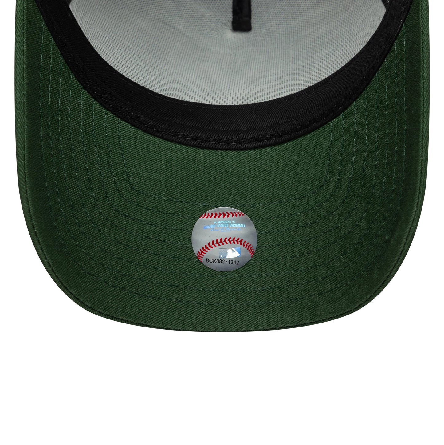 Pictured is this MLB League Essential New York Yankees 9FORTY E-Frame in dark green. 5