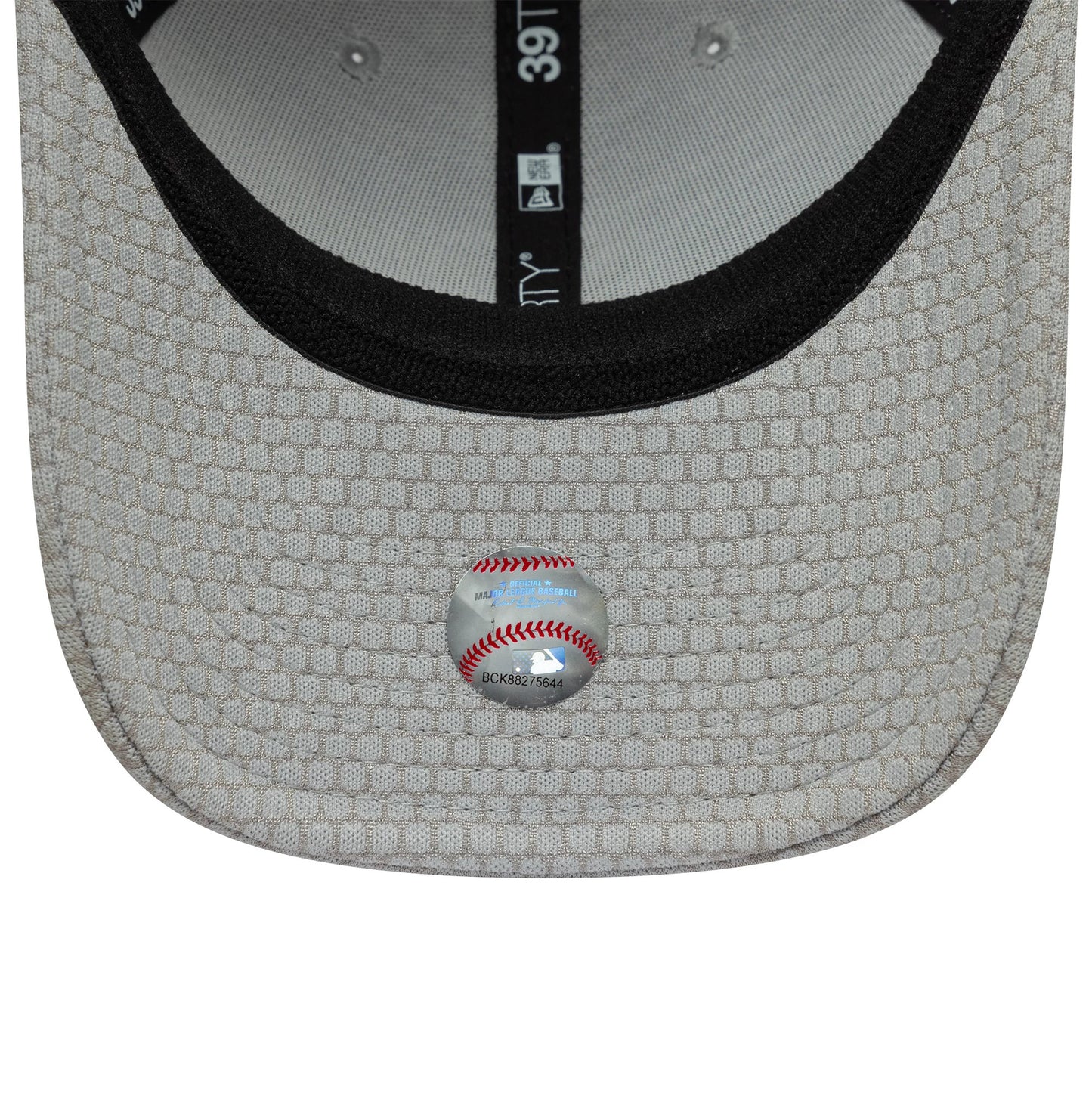 Pictured is this MLB Mesh New York Yankees 39THIRTY Stretch Fit in grey. 5