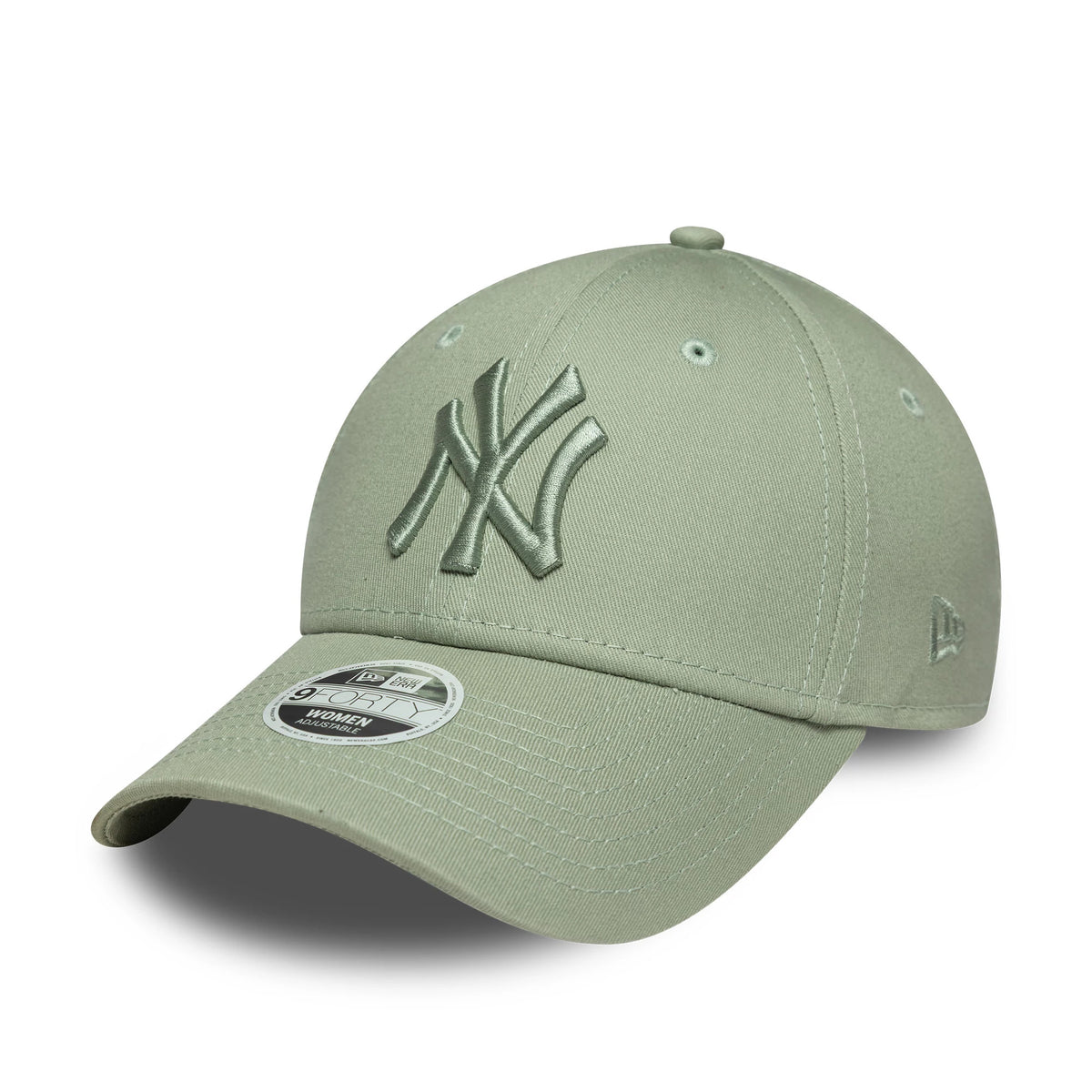 New York Yankees Womens MLB Pastel Green New Era 9FORTY Cap, front view showing the raised embroidered NY logo on the structured crown, curved visor with a 9FORTY size sticker, and New Era flag logo on the left side.