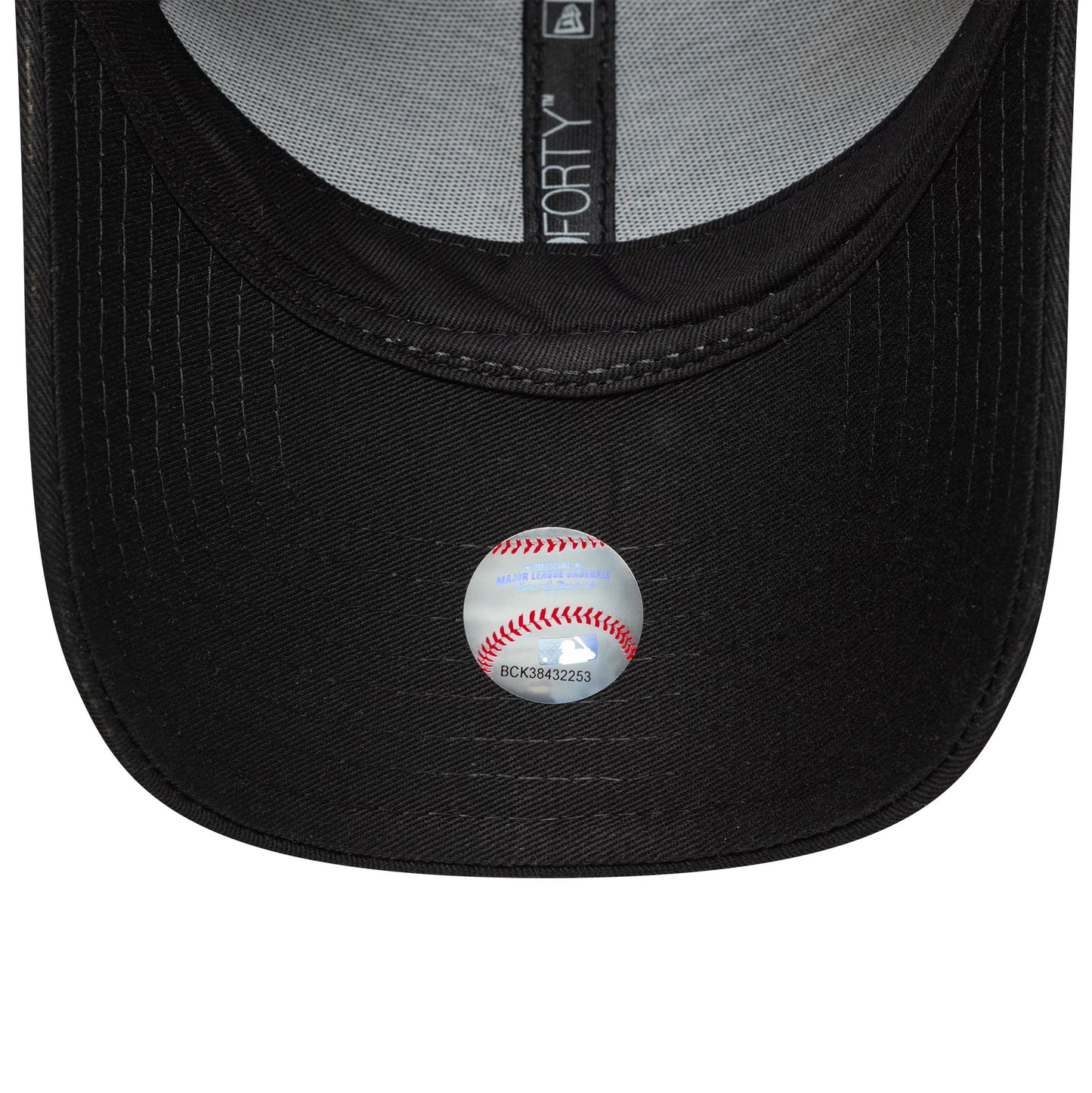Pictured is this Womens MLB Bowback New York Yankees 9FORTY in black. 5
