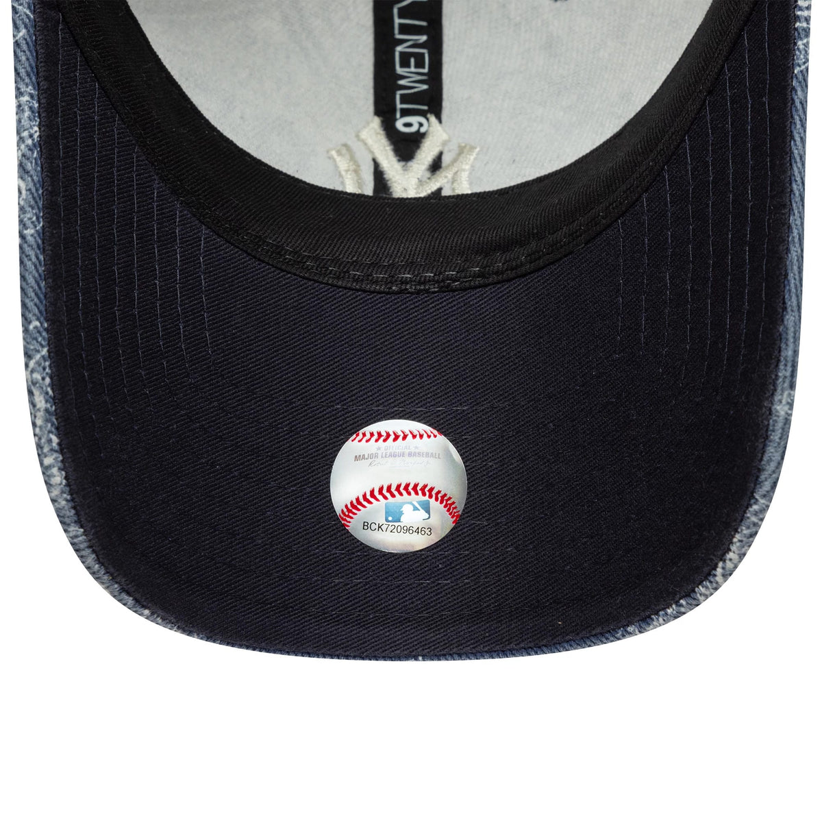 Pictured is this MLB Washed Paisley New York Yankees 9TWENTY in navy. 5