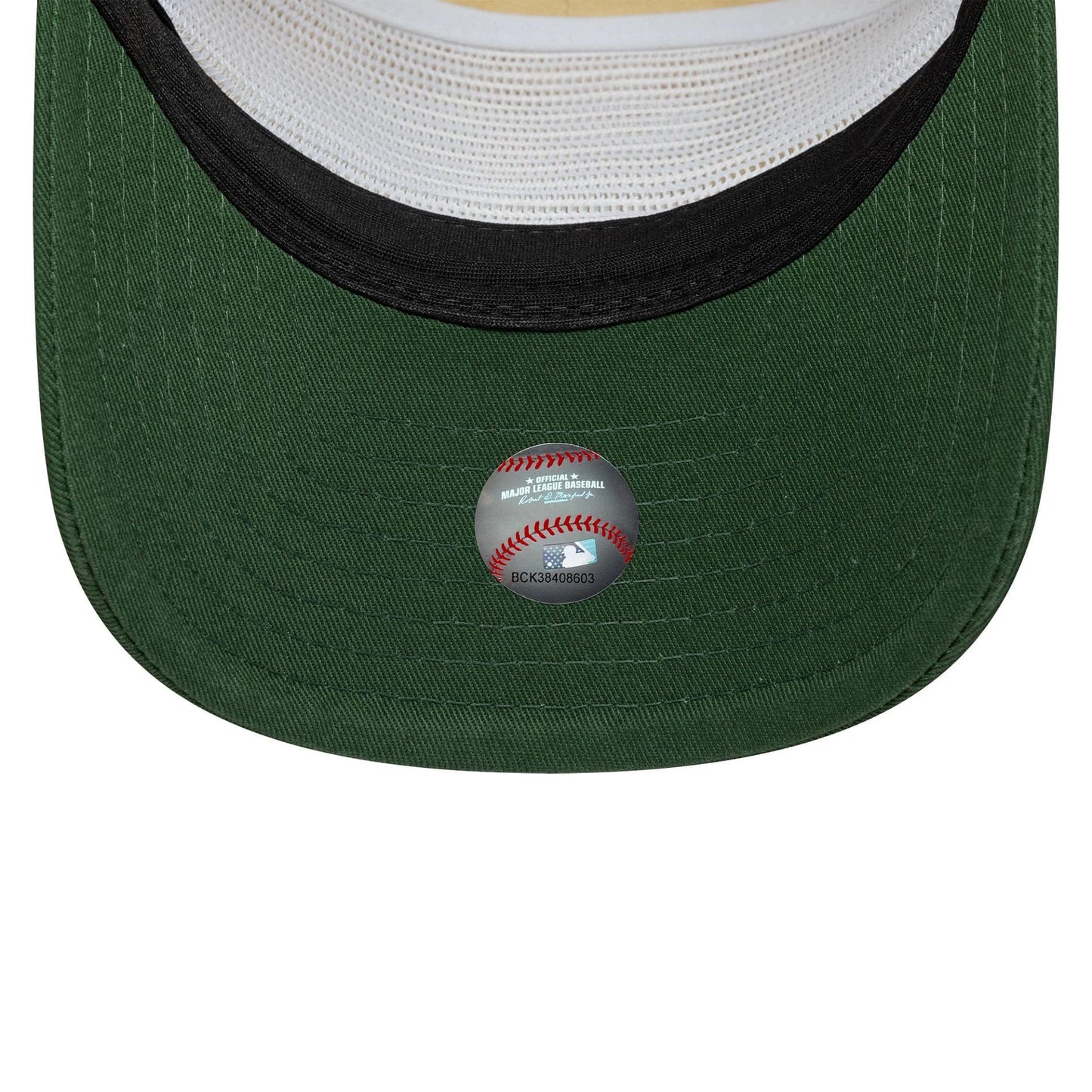 Pictured is this MLB Washed Graphic New York Yankees 19TWENTY in Dark Green. 5
