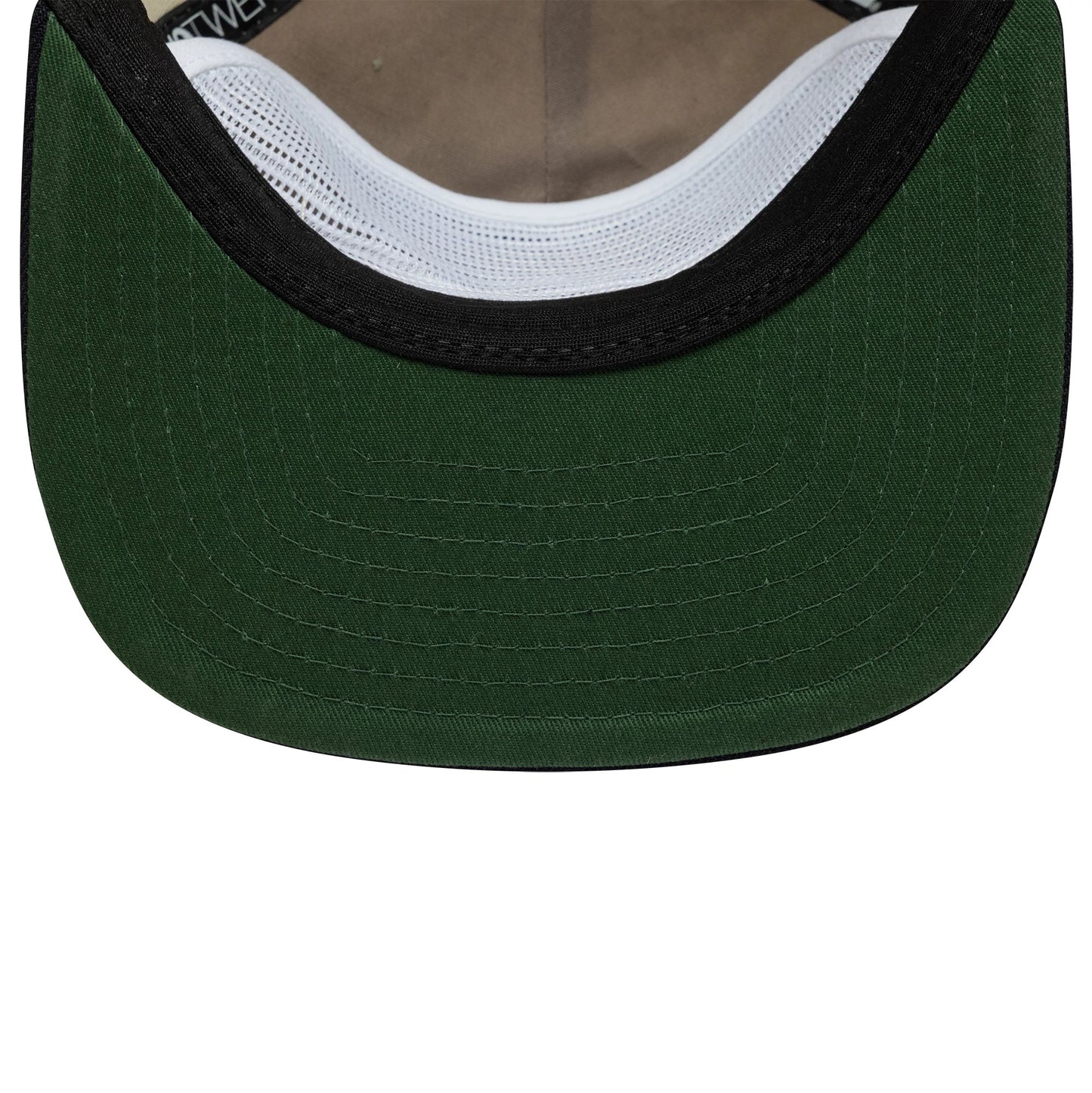Pictured is this New Era Outdoor Graphic 19TWENTY cap in light beige. 5