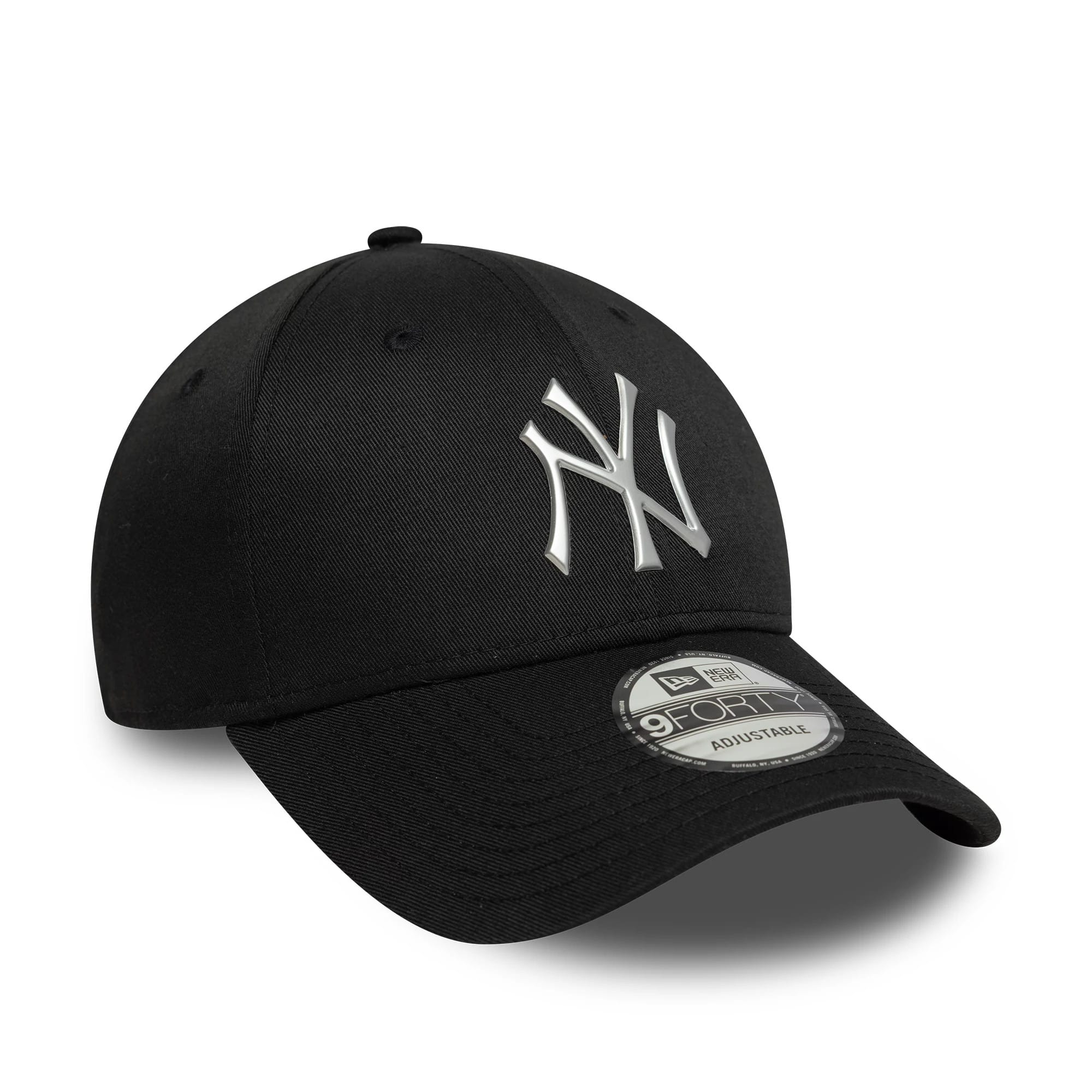 New York Yankees MLB Metallic Black New Era 9FORTY Cap, three-quarter view showing a silver NY logo in raised embroidery on the front panel above the curved black visor with a 9FORTY size sticker.