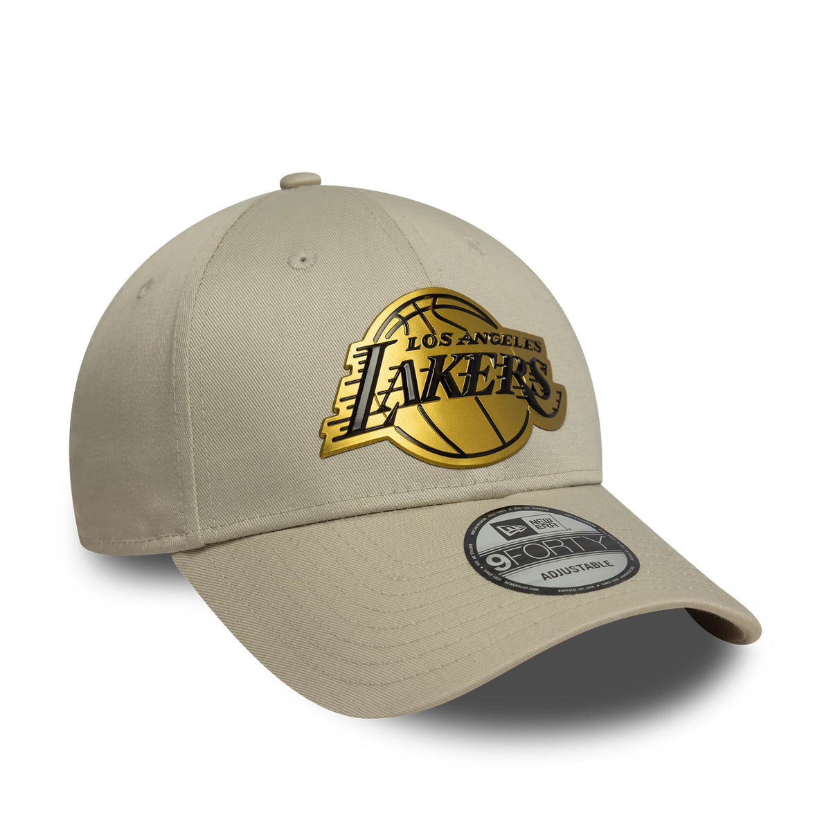 LA Lakers NBA Metallic Light Beige New Era 9FORTY Cap, three-quarter view showing a gold and black Lakers logo on the front panel, with a curved beige visor and a 9FORTY size sticker on the visor.