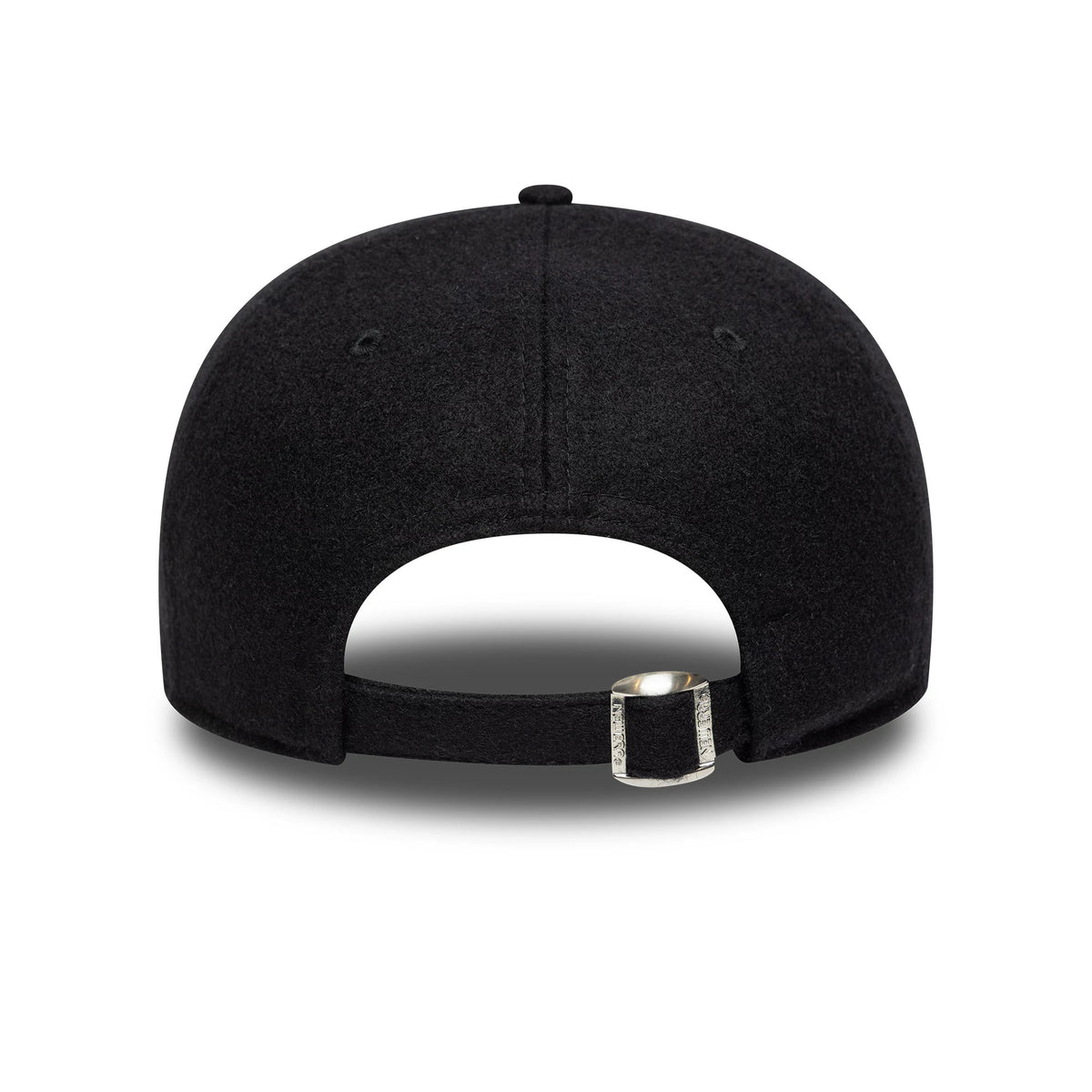New York Highlanders MLB Heritage Black Retro Crown New Era 9FIFTY Cap, rear view showing an adjustable strap with a silver buckle and a simple structured black crown with embroidered eyelets and no back logo.