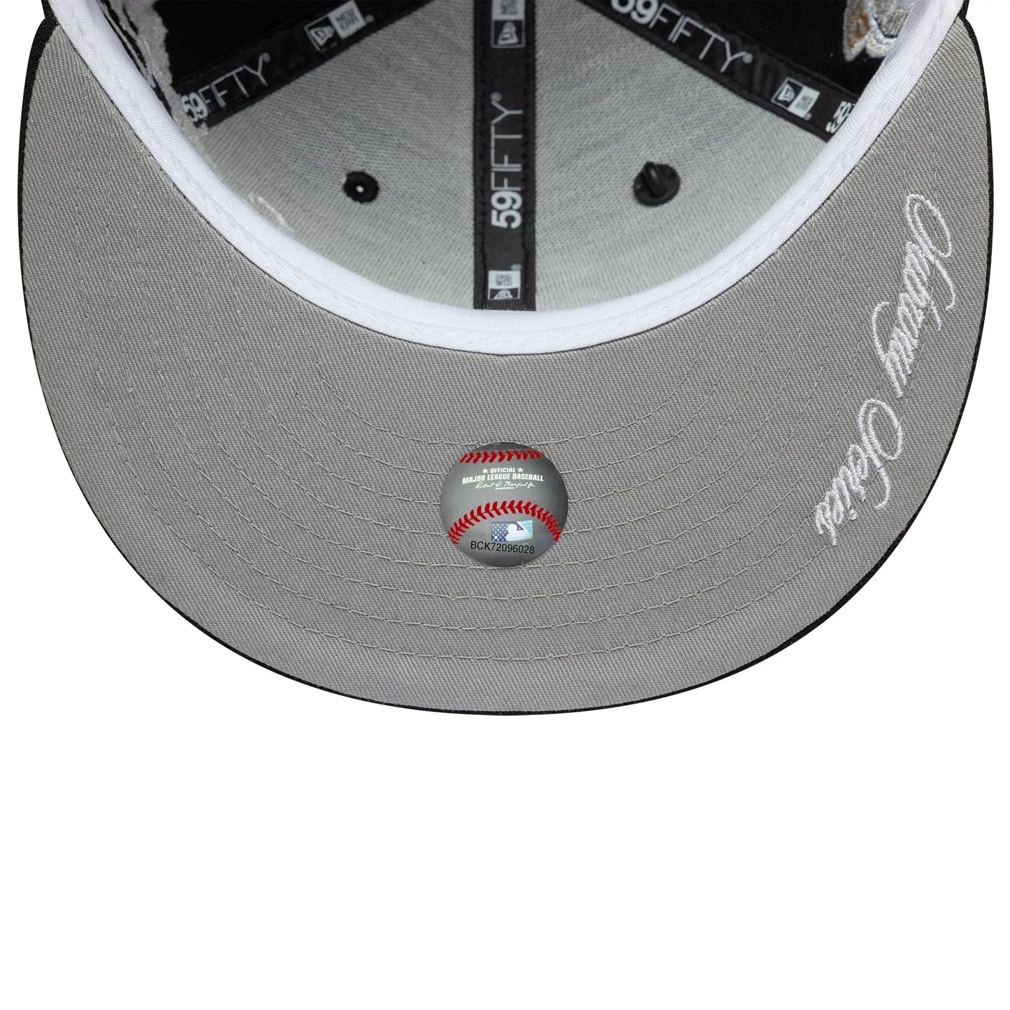 Pictured is this MLB Subway Series New York Mets 59FIFTY Fitted cap in black. 7