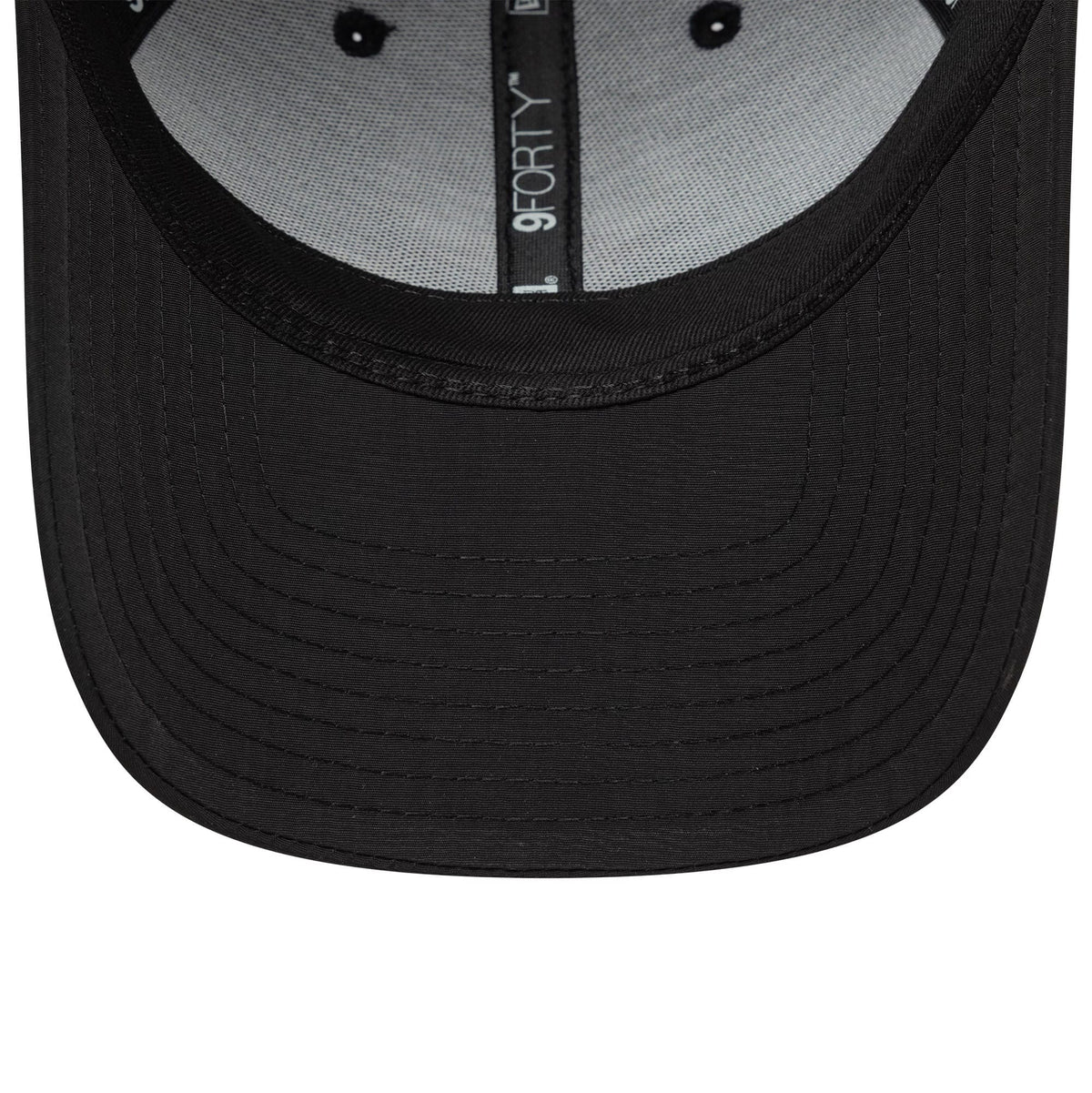Chicago Bulls NBA Recycled Midi Black New Era 9FORTY Cap, inside view showing the grey sweatband and taping featuring the 9FORTY label, with a black undervisor and stitching details.