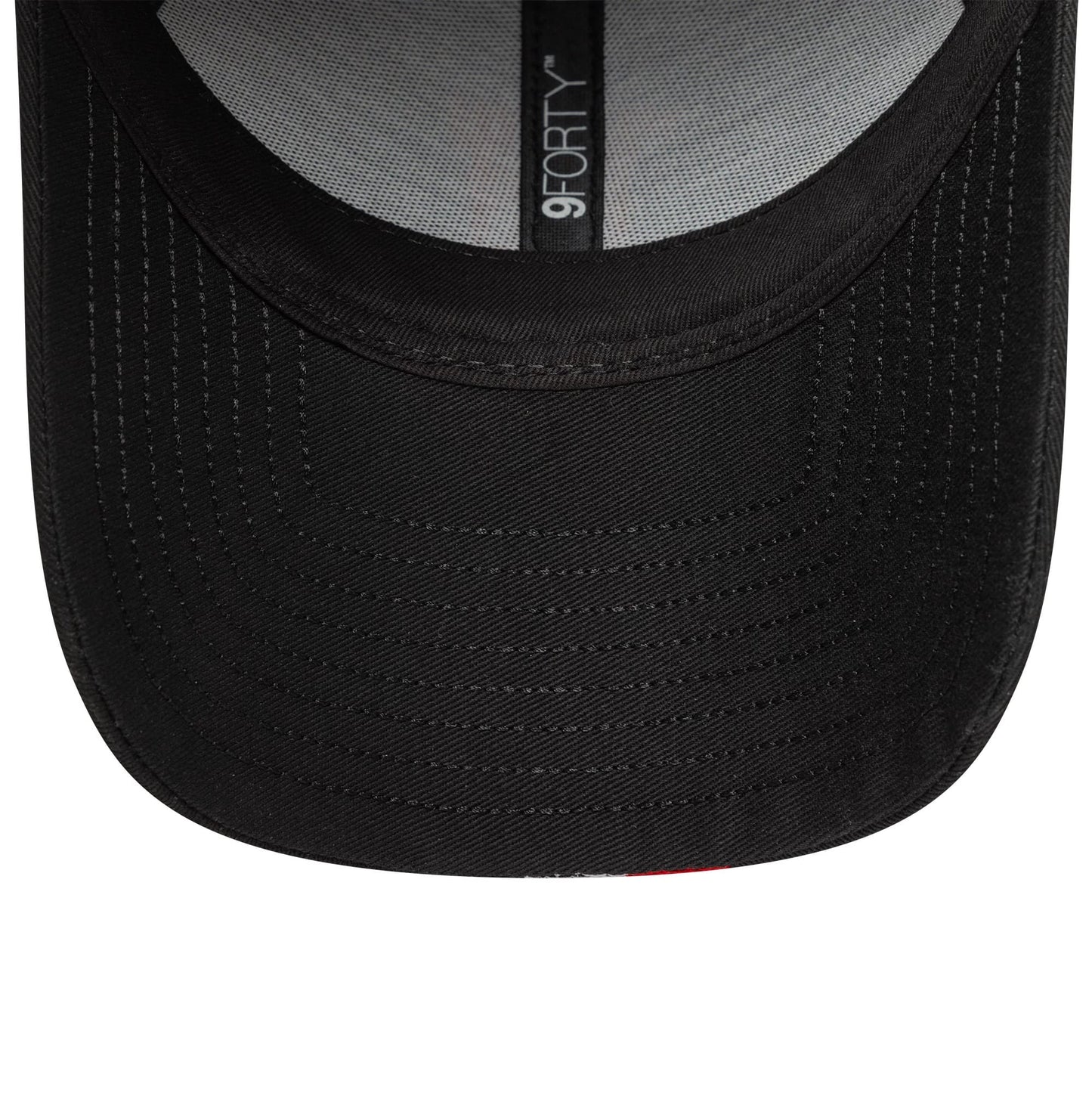Pictured is this Manchester United FC Stripe 9FORTY in black. 5