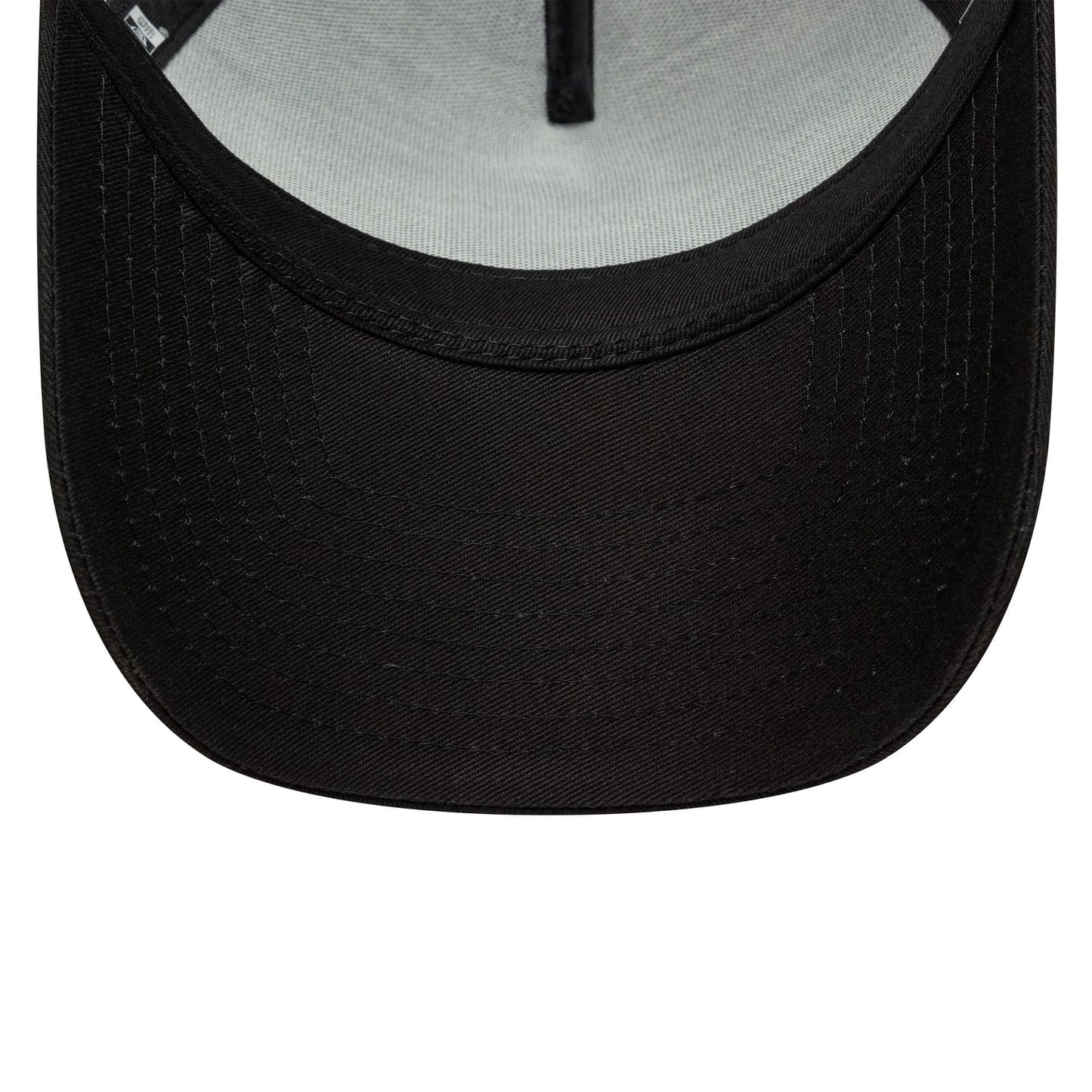 Pictured is this Visa Cash App Racing Bulls 9FORTY E-Frame Trucker in black. 5