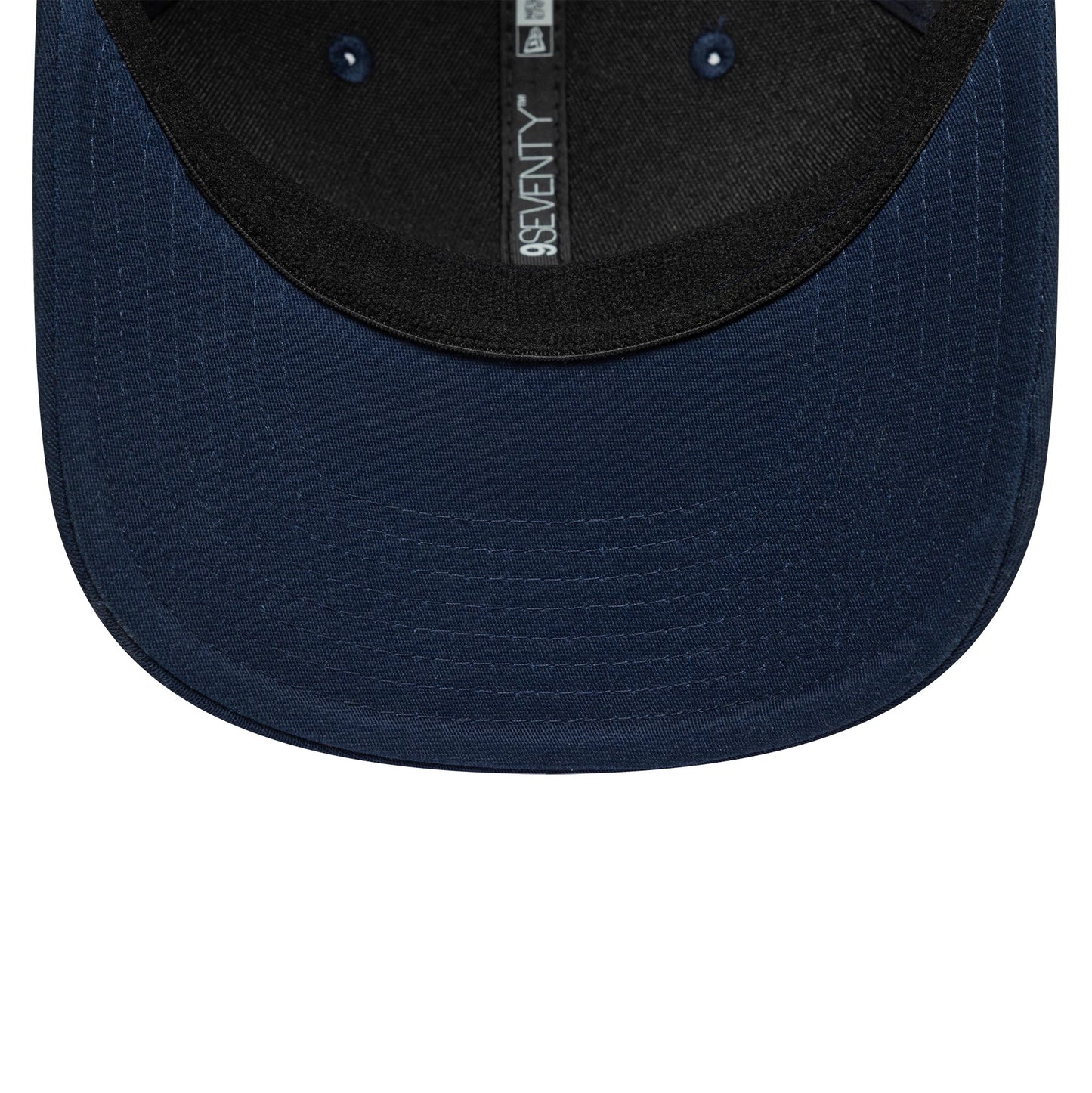 Pictured is this Alpine Racing 9SEVENTY Stretch Snap in navy. 5