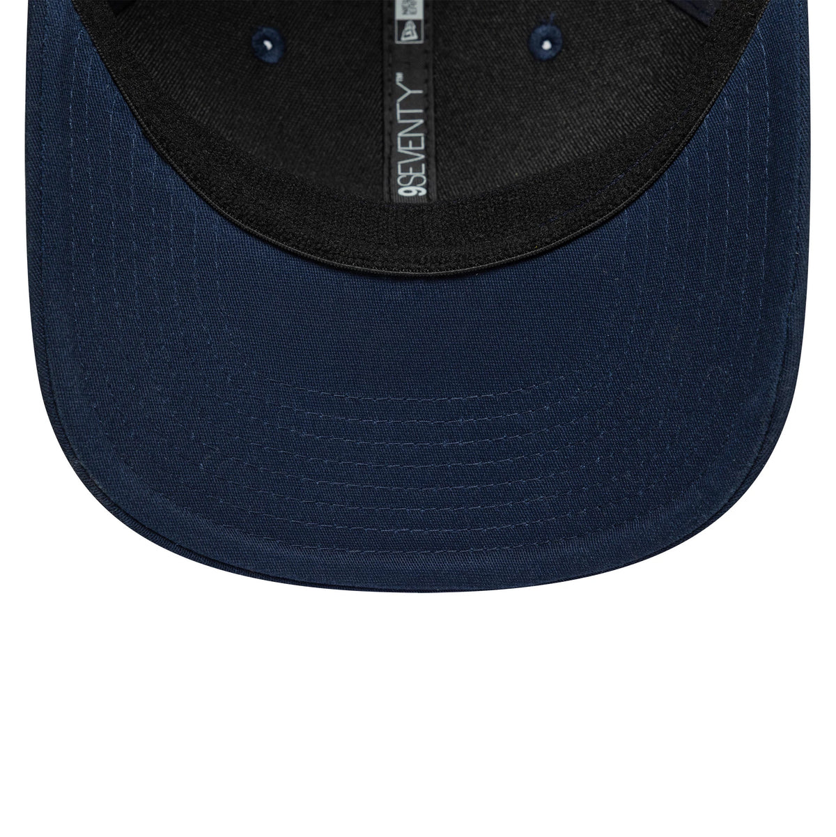 Pictured is this Alpine Racing 9SEVENTY Stretch Snap in navy. 5
