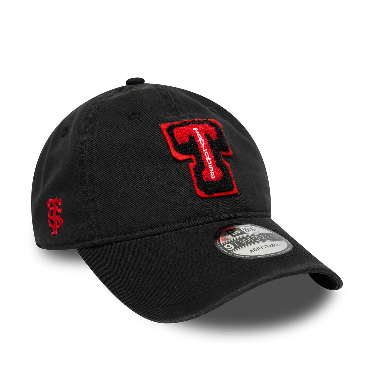 Stade Toulousain Boucle Black New Era 9TWENTY Cap, three-quarter view showing red boucle embroidered T on the front panel, small red TS logo on the left side, curved black visor and 9TWENTY size sticker.