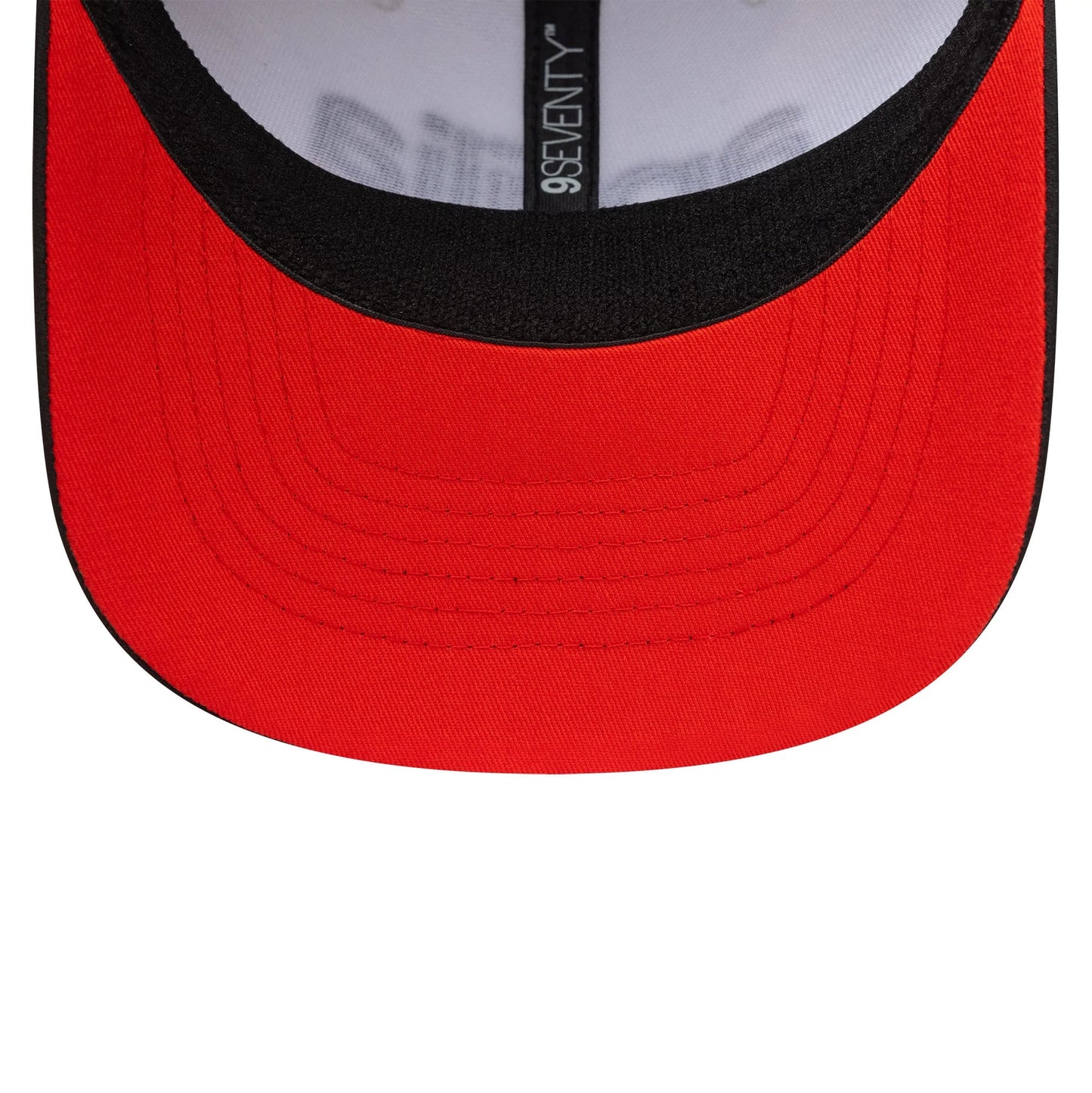 Pictured is this Aprilia Logo 9SEVENTY Stretch Snap in white. 5