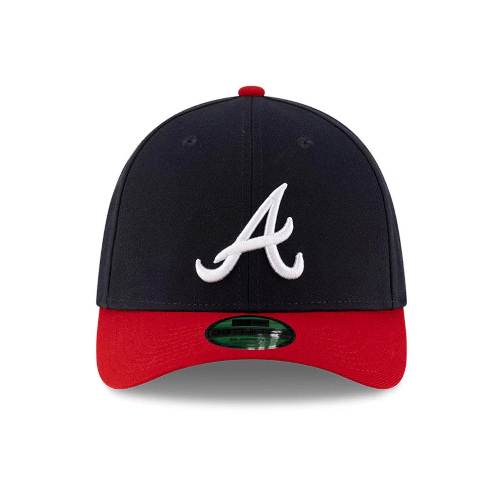 Braves MLB Player Replica Navy New Era 39THIRTY M-Crown Stretch Fit Cap, front view showing the raised white embroidered A logo on the navy crown, contrasting with a red curved visor and 39THIRTY size sticker.