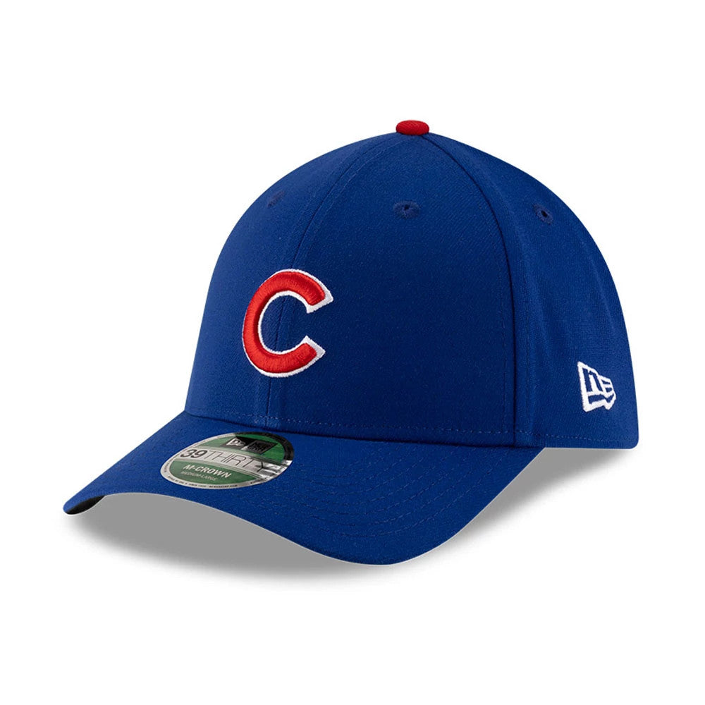 Cubs MLB Player Replica Blue New Era 39THIRTY M-Crown Stretch Fit Cap, three-quarter view showing the raised red and white embroidered Cubs C logo on the front panel, blue curved visor with 39THIRTY size sticker.
