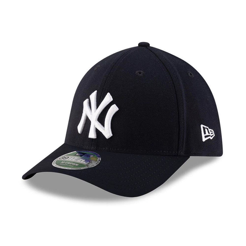 Yankees MLB Player Replica Navy New Era 39THIRTY M-Crown Stretch Fit Cap, front view with raised white embroidered NY logo on the structured navy crown, curved visor and 39THIRTY size sticker on the visor, and New Era flag logo on the left side.