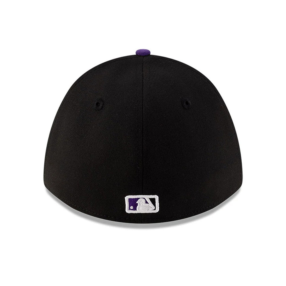 Rockies MLB Player Replica Black New Era 39THIRTY M-Crown Stretch Fit Cap, rear view showing the white embroidered MLB Batterman logo at the centre back of the black structured crown, with a purple top button.