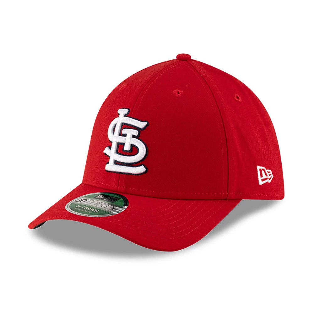 Cardinals MLB Player Replica Red New Era 39THIRTY M-Crown Stretch Fit Cap, front three-quarter view showing the white embroidered team logo on the front panel, red curved visor with a 39THIRTY size sticker.