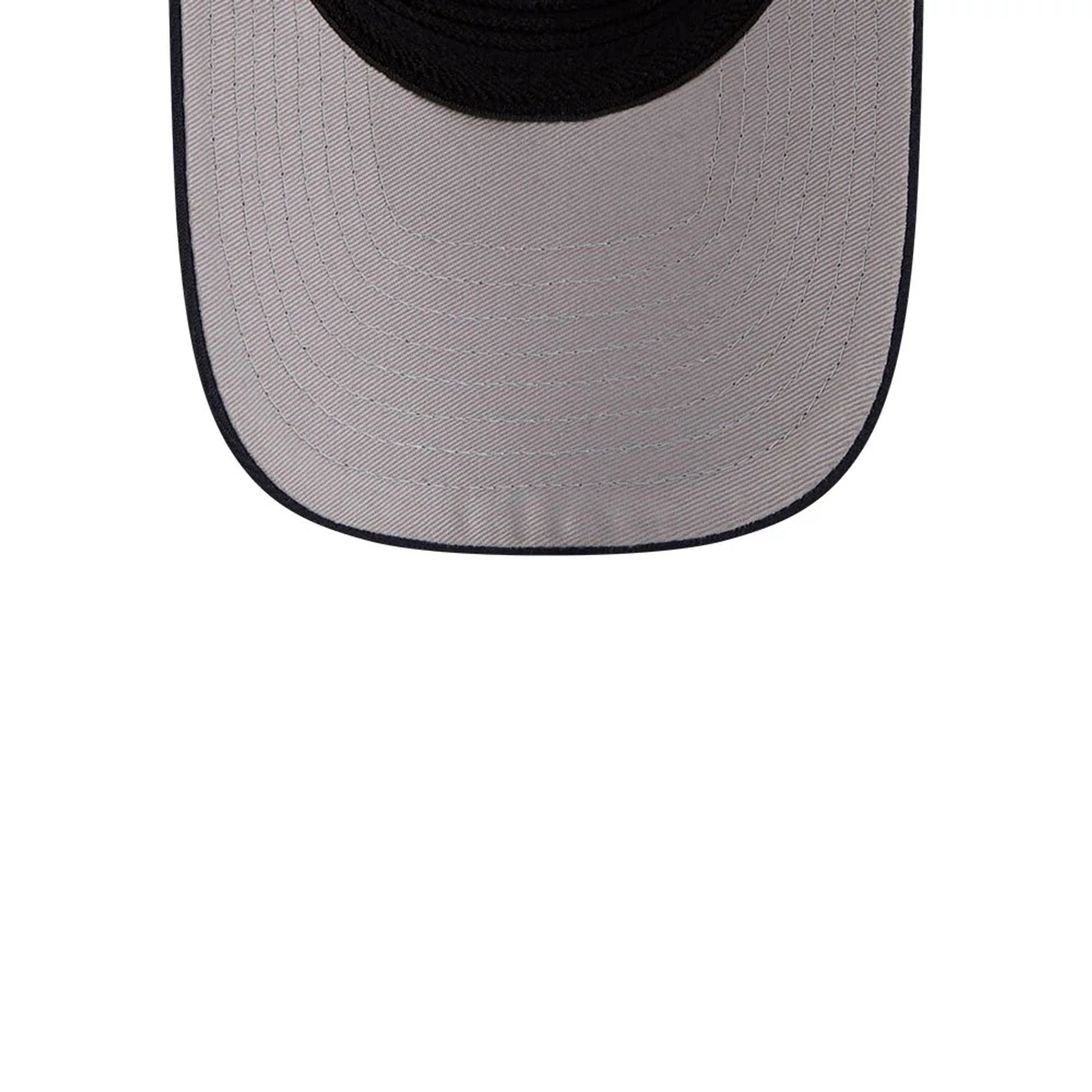 Pictured is this MLB New York Yankees 39THIRTY M-Crown Stretch Fit cap in navy. 2