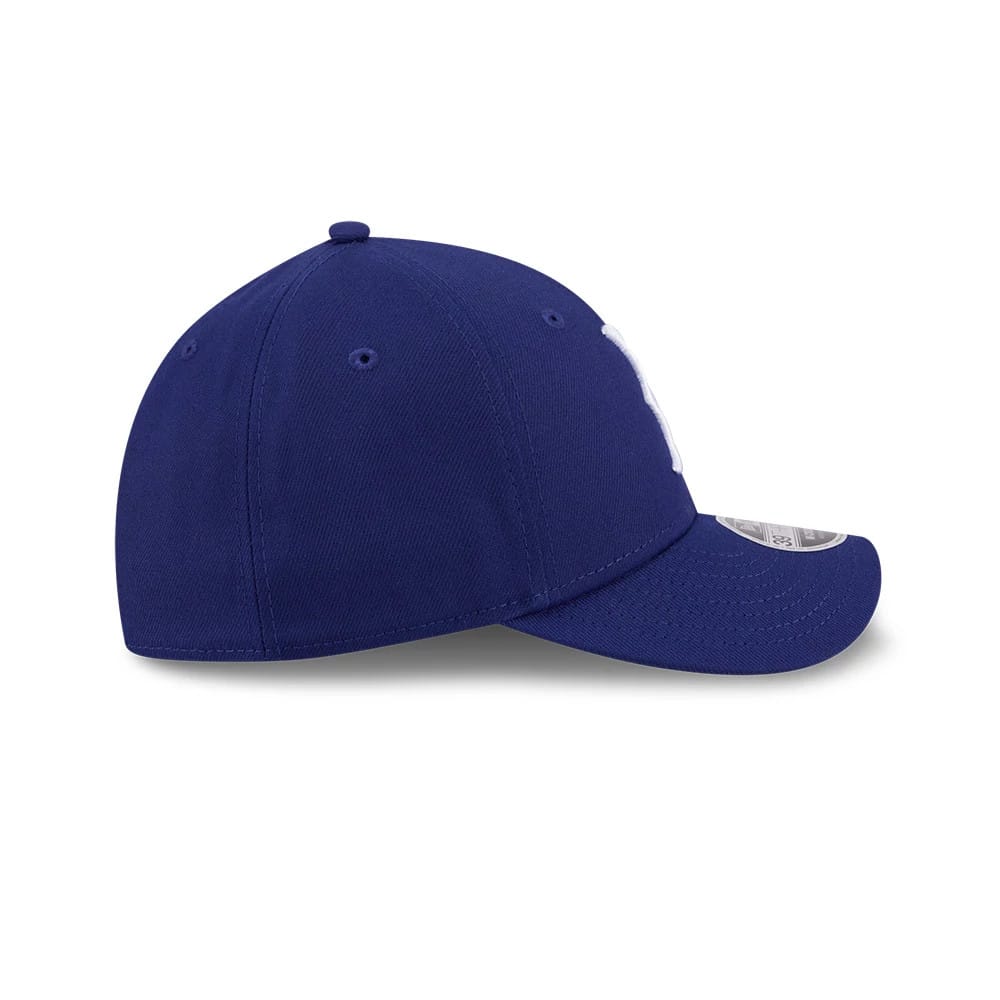 Pictured is this MLB Brooklyn Dodgers 39THIRTY M-Crown Stretch Fit cap in dark blue. 7