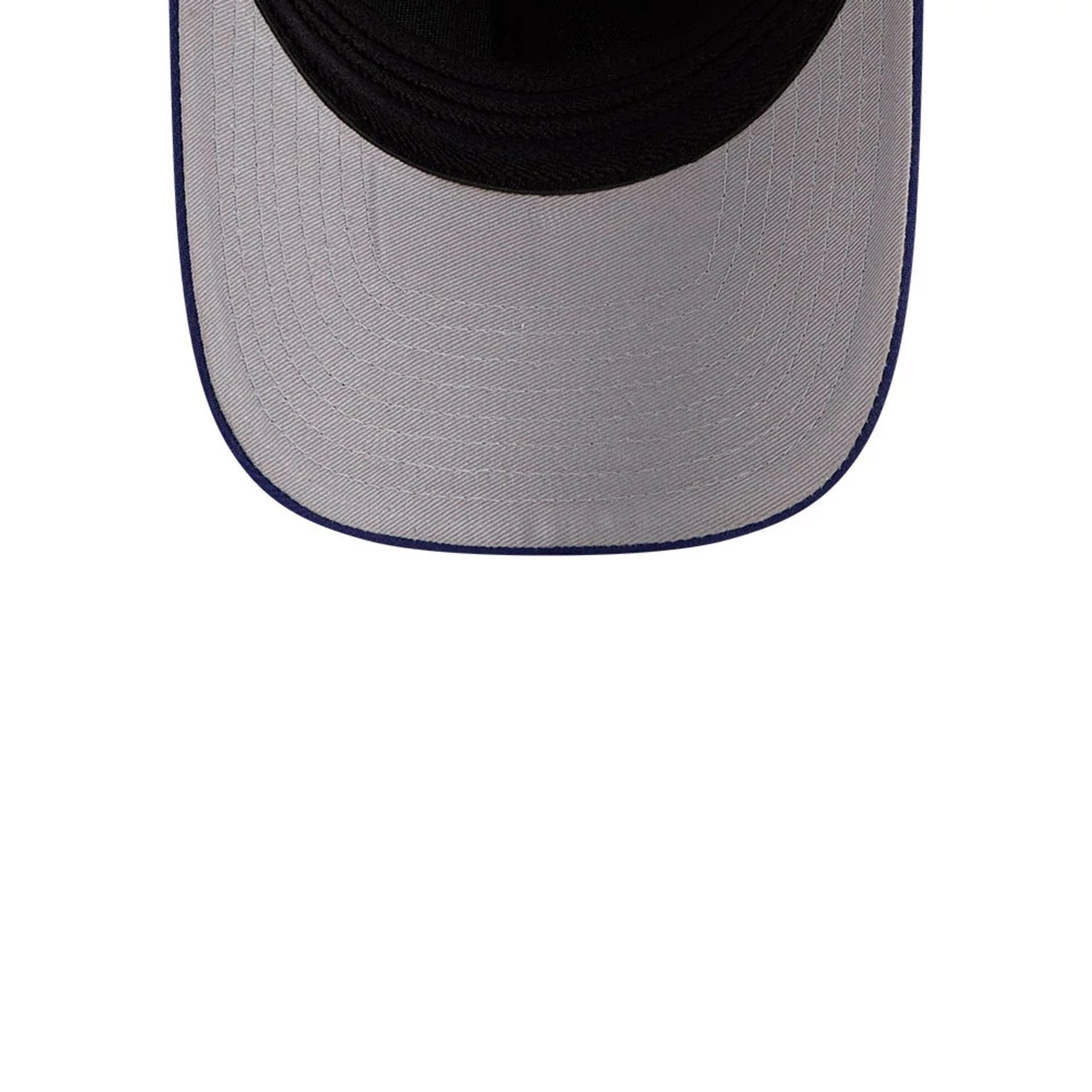 Pictured is this MLB LA Dodgers 39THIRTY M-Crown Stretch Fit cap in dark blue. 2