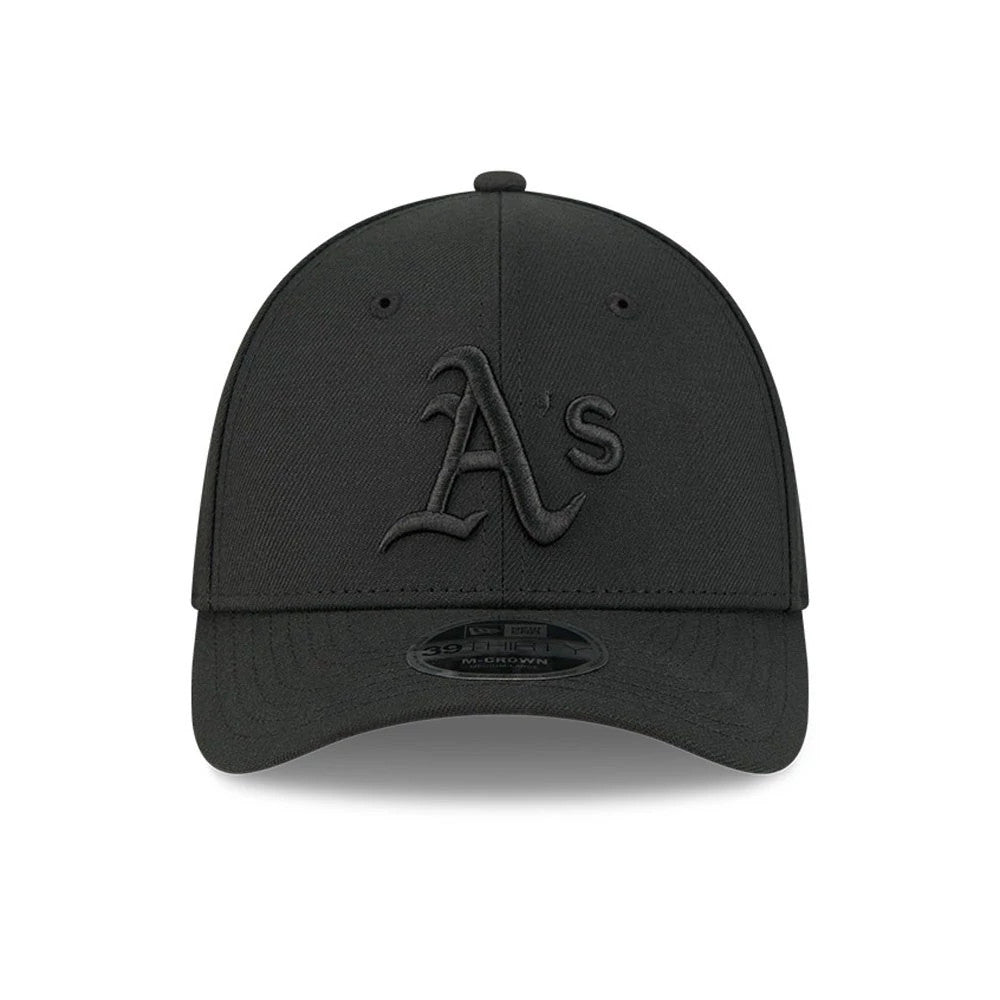Athletics MLB Outline Black New Era 39THIRTY M-Crown Stretch Fit Cap, front view showing the black raised embroidered A's logo on the structured black crown and a 39THIRTY size sticker on the curved visor.