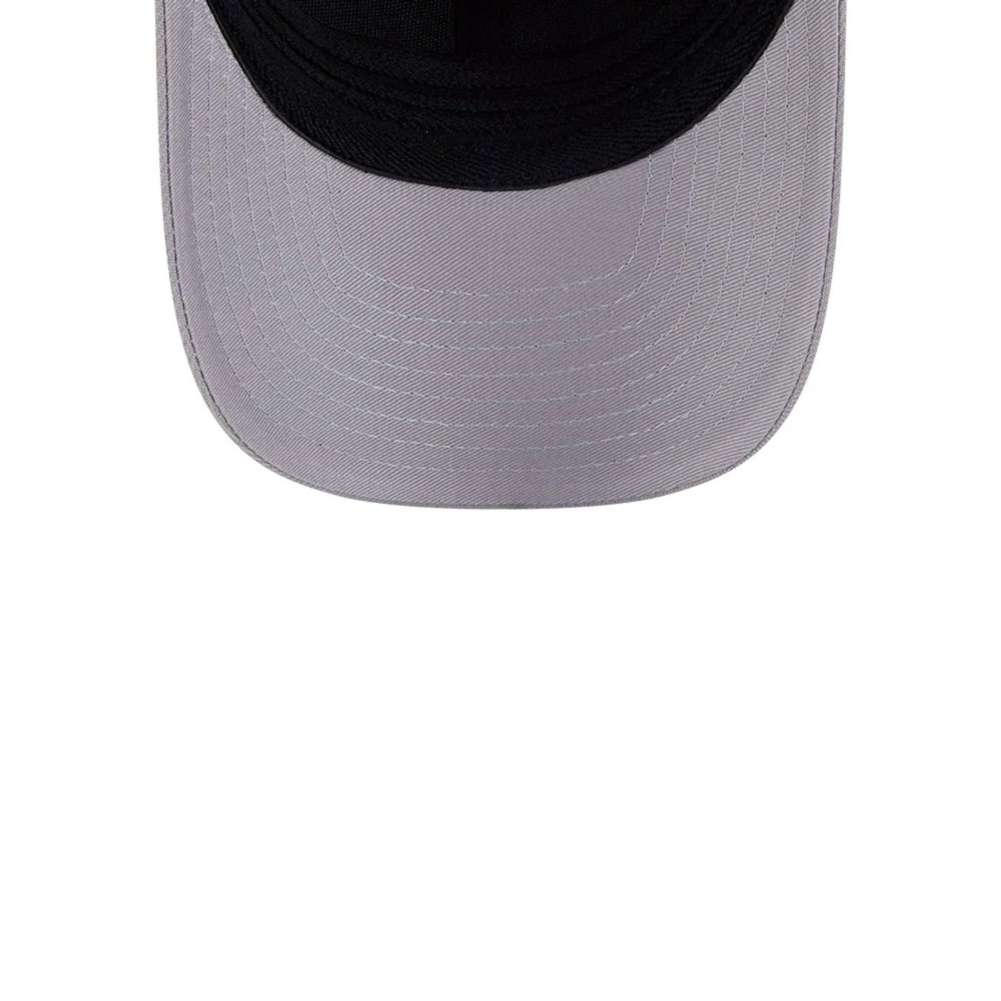 Atlanta Braves MLB Grey New Era 39THIRTY M-Crown Stretch Fit Cap, top view showing the contrast of the grey curved visor against the black structured crown, with stitching on the visor.