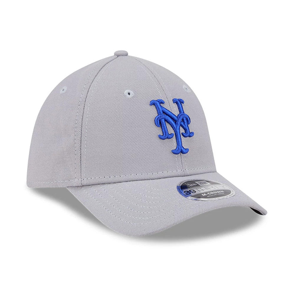 New York Mets MLB Grey New Era 39THIRTY M-Crown Stretch Fit Cap, three-quarter view showing the blue embroidered logo on the front panel, curved grey visor with a 39THIRTY size sticker, and white eyelets on the crown.