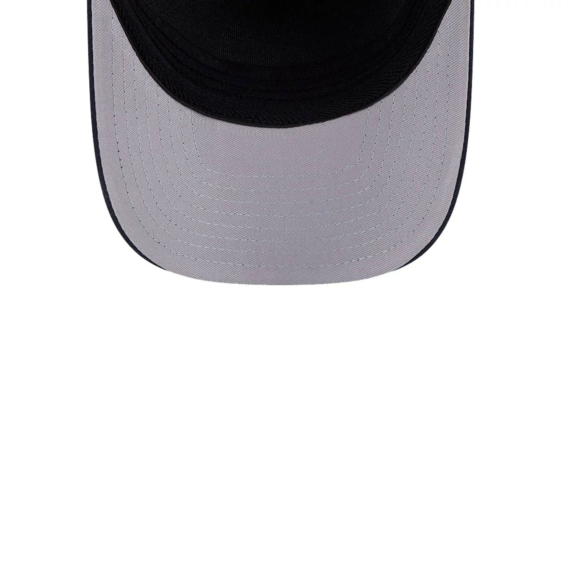 Pictured is this MLB Atlanta Braves 39THIRTY M-Crown A-Frame Stretch Fit cap in navy. 2