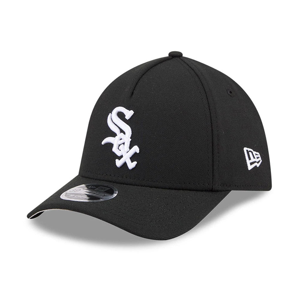 Chicago White Sox MLB Black New Era 39THIRTY M-Crown A-Frame Stretch-Fit Cap, front view showing the raised white embroidered team logo on the structured black crown, with a curved visor and a 39THIRTY size sticker.