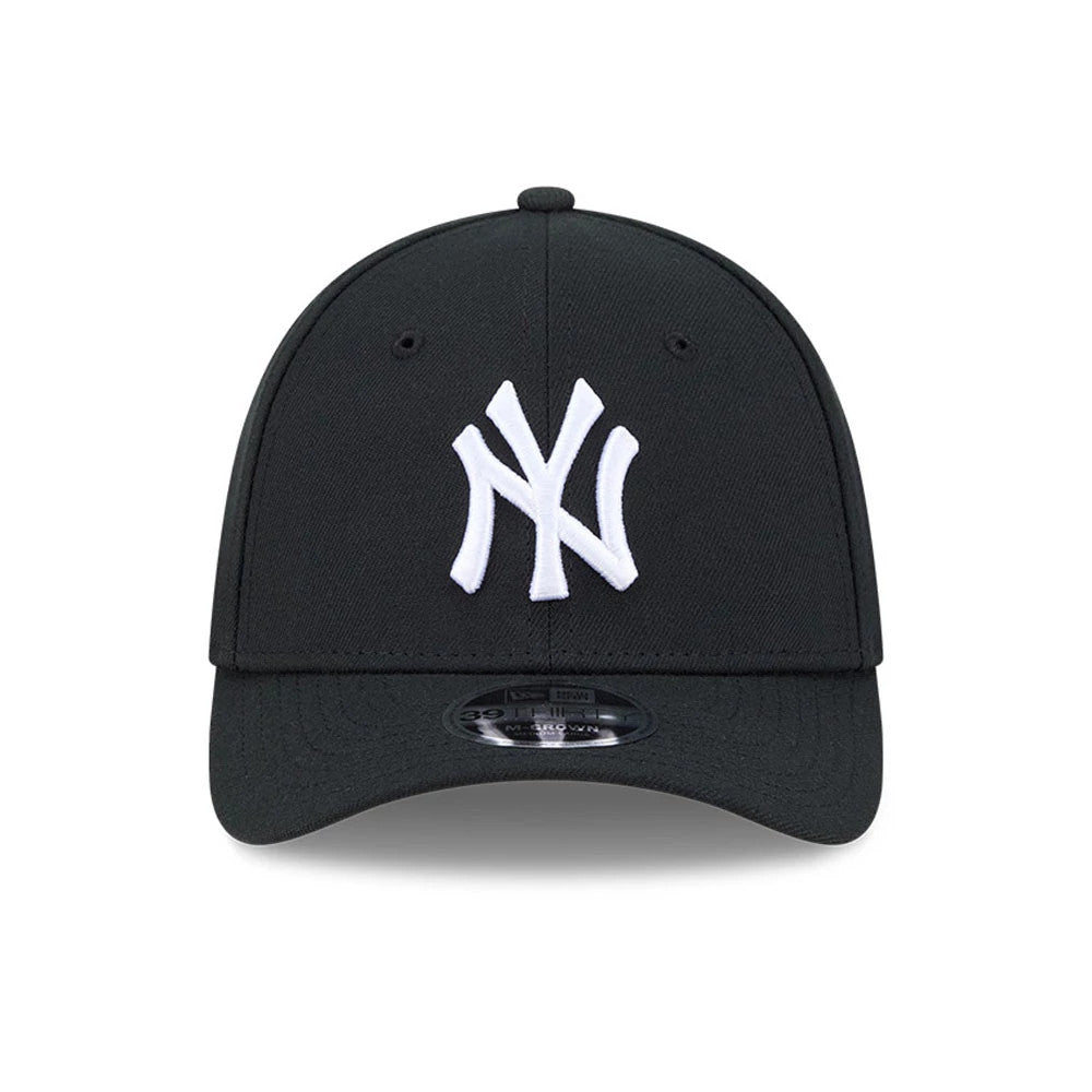 New York Yankees MLB Black New Era 39THIRTY M-Crown Stretch Fit Cap, front view showing the raised white NY logo embroidered on the black crown with a curved black visor and 39THIRTY size sticker on top.