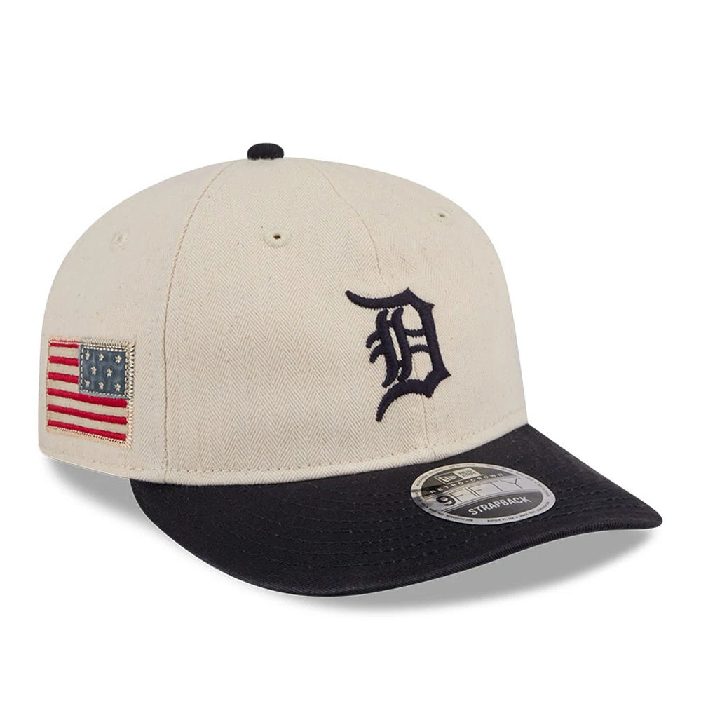 Detroit Tigers MLB Americana Herringbone White Retro Crown New Era 9FIFTY Adjustable Cap, front view showing navy embroidered D logo on the front panel, navy visor with 9FIFTY size sticker, and American flag patch on the right side.