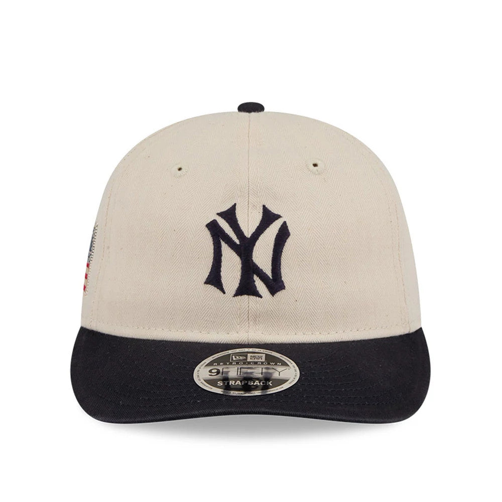 New York Yankees MLB Americana Herringbone White Retro Crown New Era 9FIFTY Adjustable Cap, front view showing the navy embroidered NY logo on the cream herringbone crown, contrasted by a navy visor with a 9FIFTY size sticker.