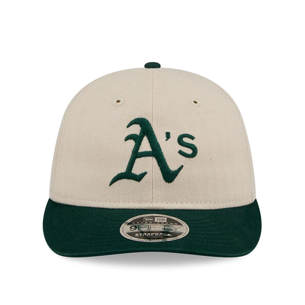 Athletics MLB Americana Herringbone White Retro Crown New Era 9FIFTY Adjustable Cap, front view showing the green embroidered A’s logo on the structured white crown, with a green flat visor and 9FIFTY size sticker.