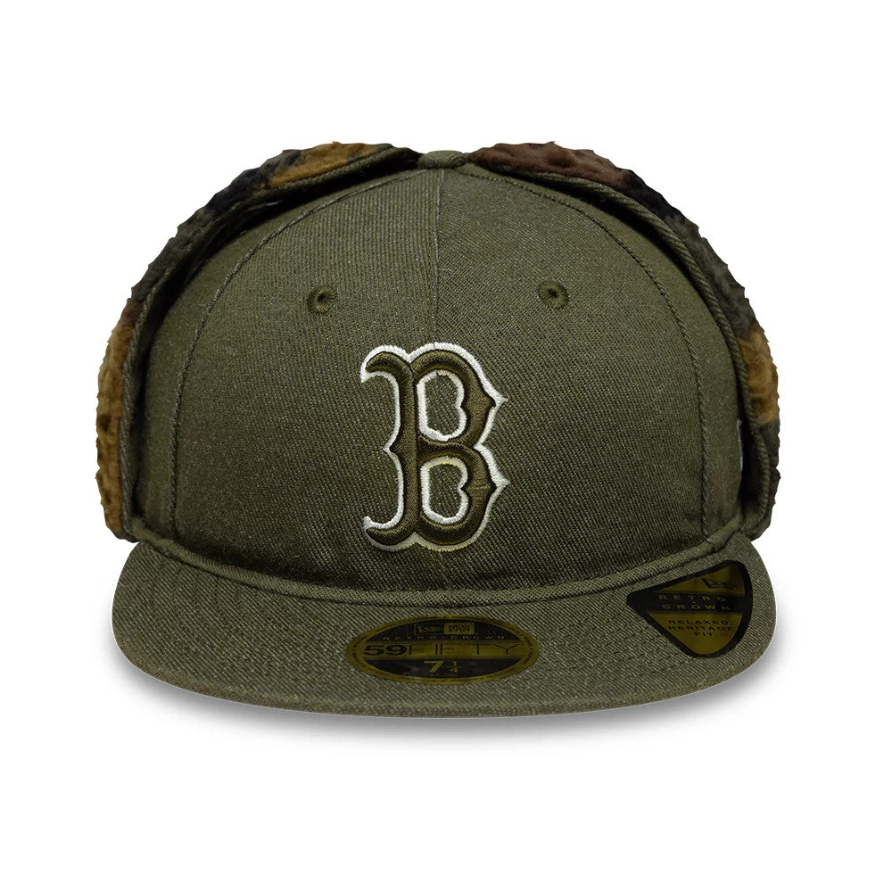 Boston Red Sox MLB Camo Open Green Retro Crown Dogear New Era 59FIFTY Fitted Cap, front view with a white embroidered B logo on the green crown, flat visor and a gold 59FIFTY size sticker.