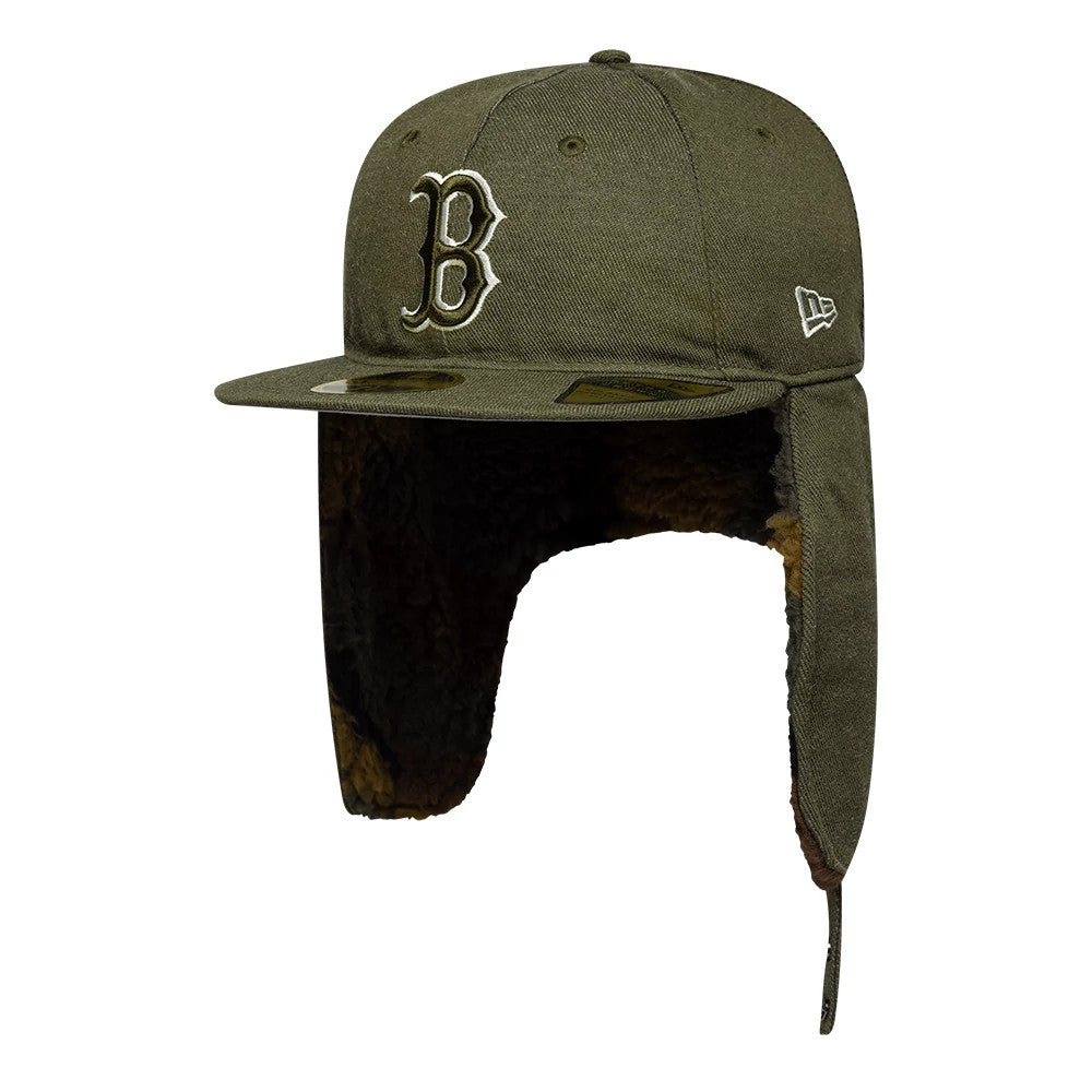 Boston Red Sox MLB Camo Open Green Retro Crown Dogear New Era 59FIFTY Fitted Cap, three-quarter view with a raised white embroidered B logo on the front panel, flat green visor and gold 59FIFTY size sticker.