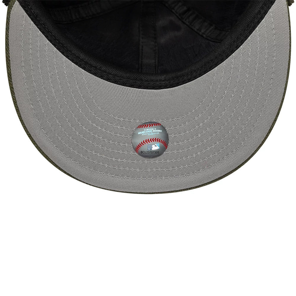 Atlanta Braves MLB Camo Open Green Retro Crown Dogear New Era 59FIFTY Fitted Cap, inside view featuring a grey undervisor with an MLB batterman holographic sticker, black sweatband and New Era branded taping.