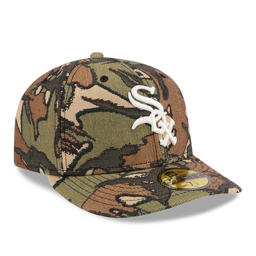 Chicago White Sox MLB Jacquard Camo New Era 59FIFTY Fitted Cap, front view showing the white raised embroidered Sox logo on the camouflage-printed crown, flat visor with a gold 59FIFTY size sticker, and matching top button.