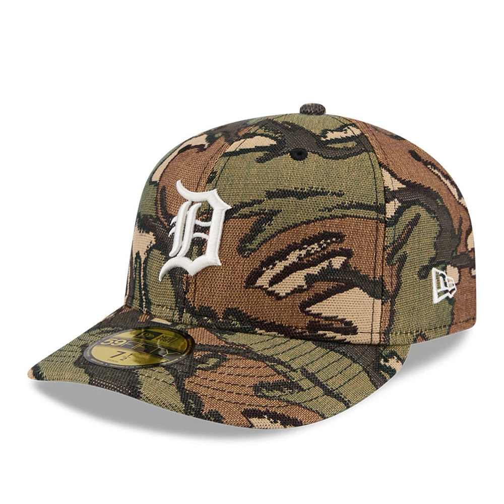 Detroit Tigers MLB Jacquard Camo New Era 59FIFTY Fitted Cap, front view showing the white embroidered Detroit Tigers logo on the camo front panel, with a gold 59FIFTY size sticker on the camo flat visor and New Era flag logo on the left side.