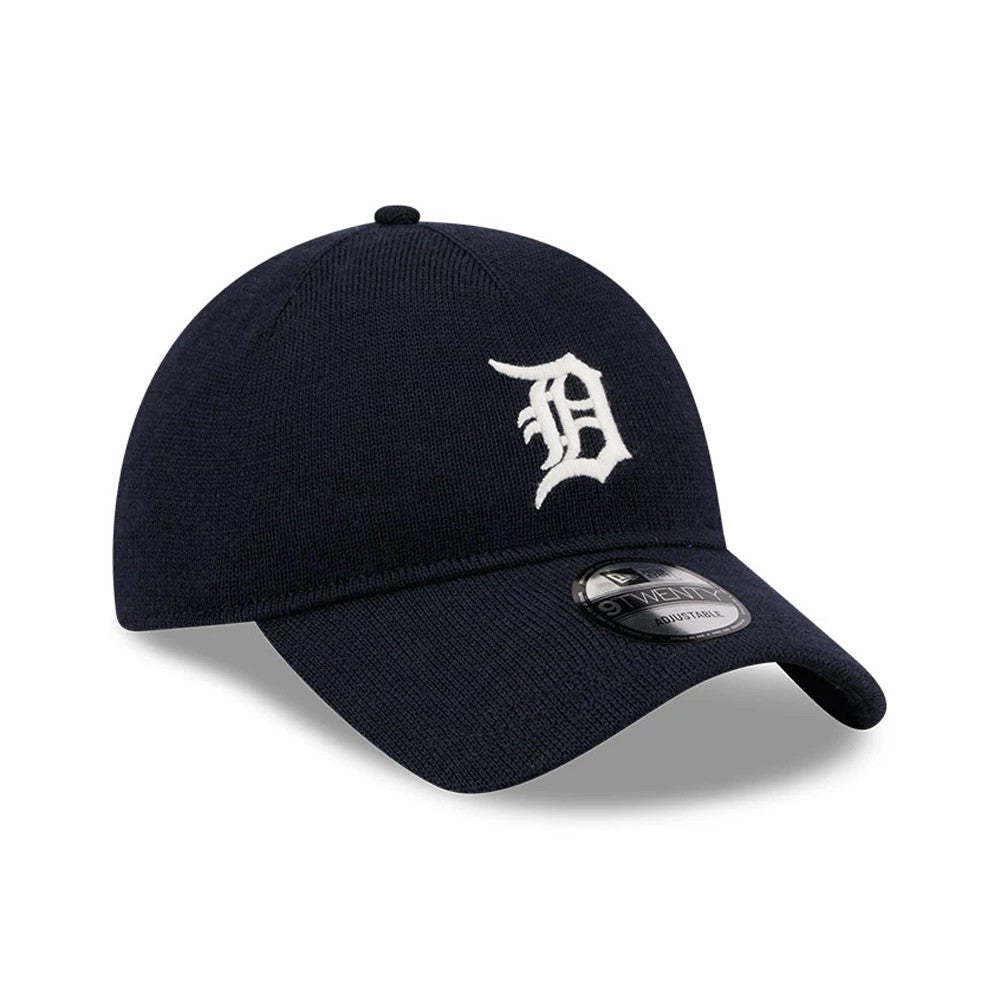 Detroit Tigers MLB Merino Wool Navy New Era 9TWENTY Adjustable Cap, three-quarter view showing the white embroidered Detroit Tigers logo on the front panel, curved navy visor and 9TWENTY size sticker on the visor.
