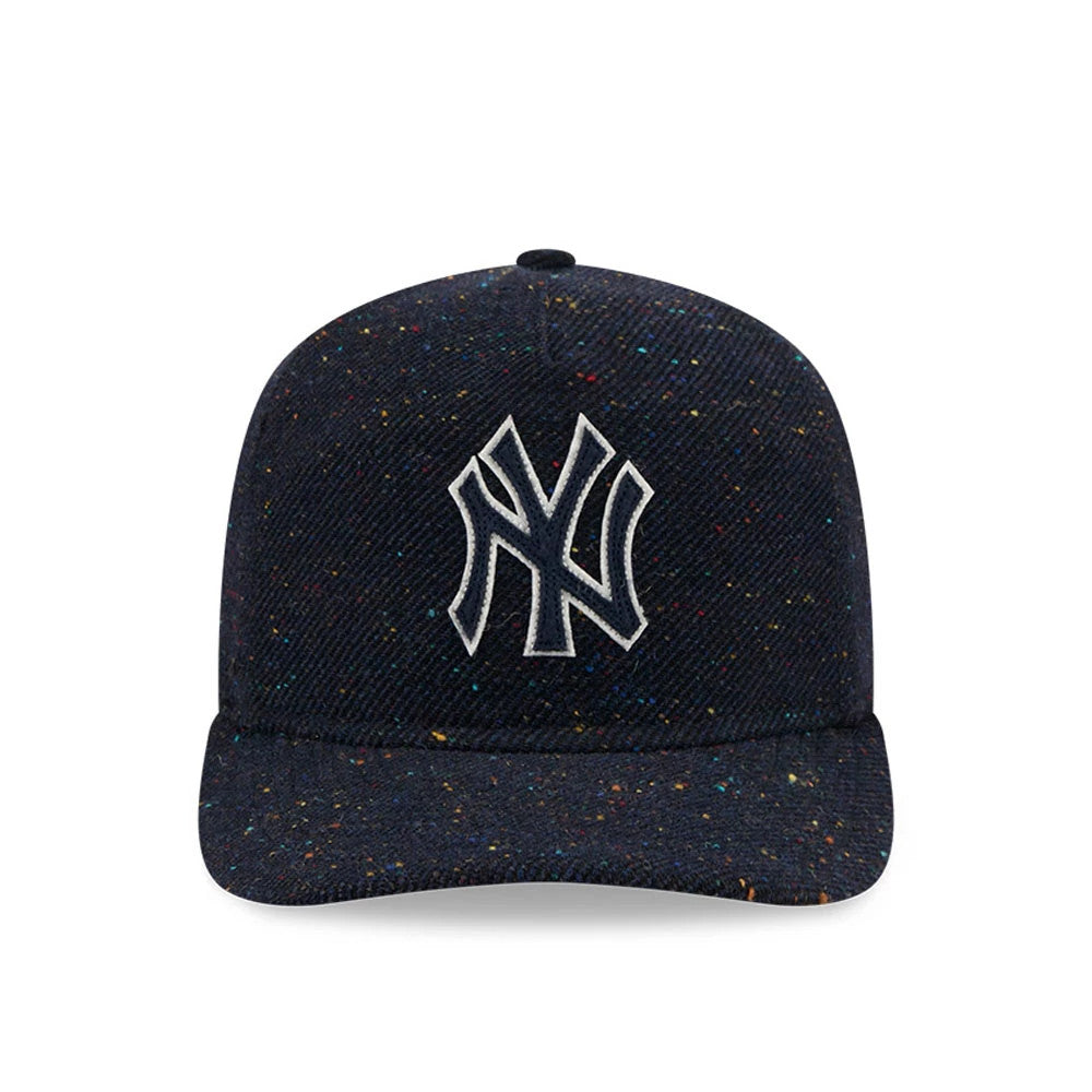 New York Yankees MLB Speckled Wool Navy New Era 19TWENTY Adjustable Cap, front view showing the white raised embroidered NY logo on the speckled navy crown with a matching curved visor.