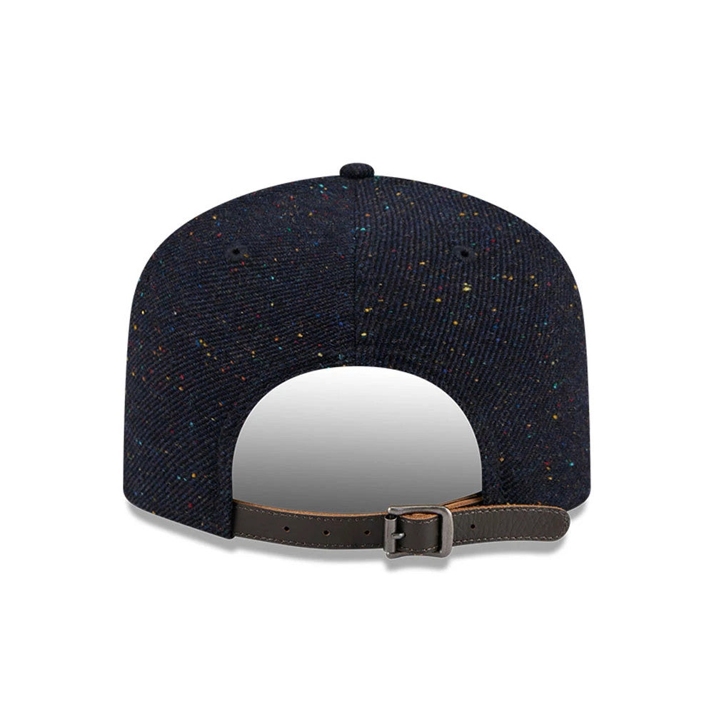 Atlanta Braves MLB Speckled Wool Navy New Era 19TWENTY Adjustable Cap, rear view showing a brown leather strap with a buckle contrasting against the navy speckled wool fabric and centred crown.