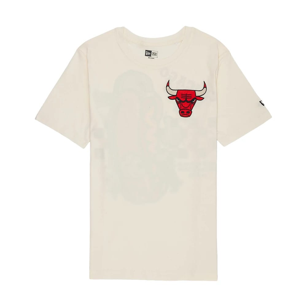 New Era Chicago Bulls NBA Hotdog Cream T-Shirt, front view showing a prominent red embroidered Chicago Bulls logo on the left chest and a small New Era logo on the left sleeve, set against the cream backdrop of the shirt.
