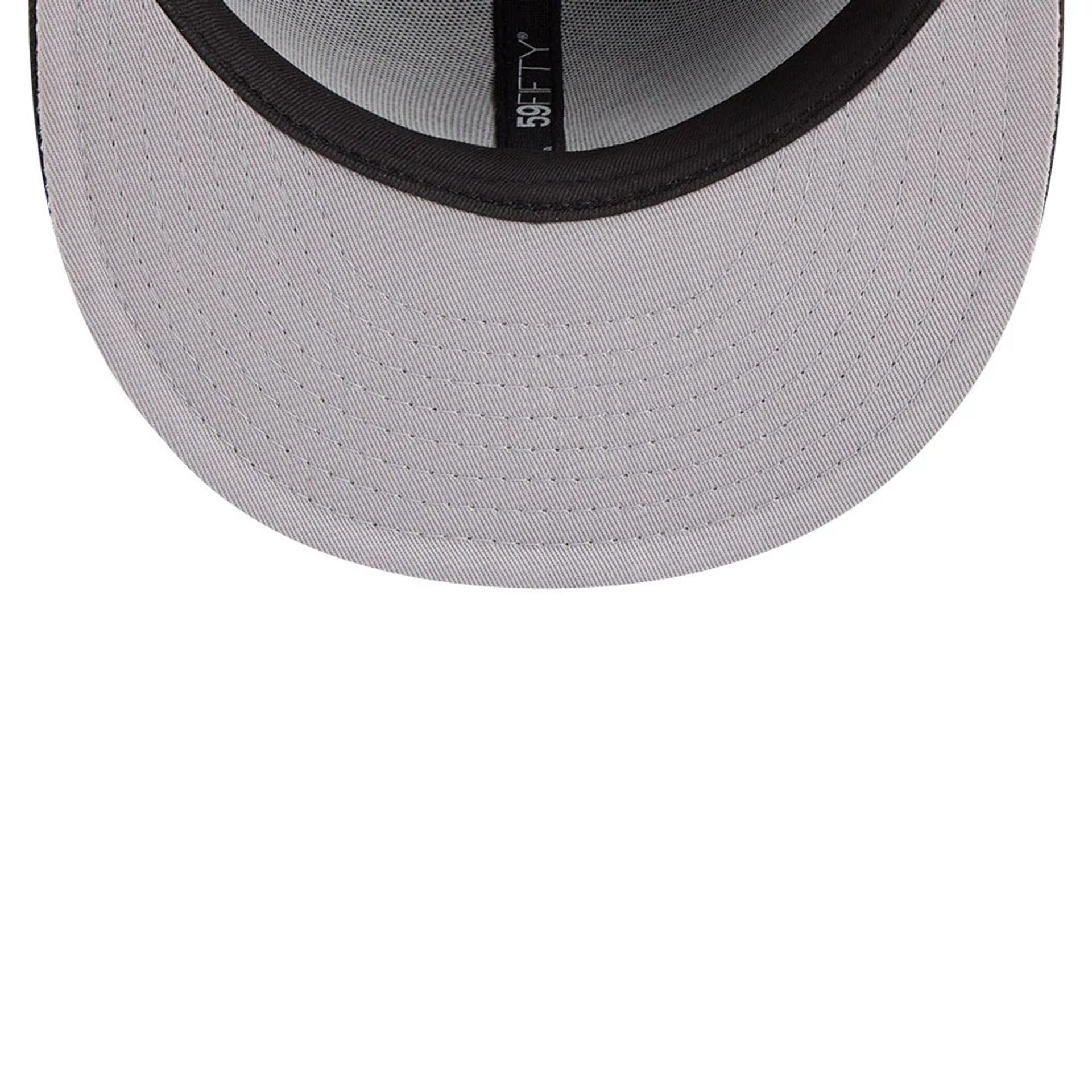Pictured is this MLB Script Chicago White Sox 59FIFTY Fitted cap in black. 2
