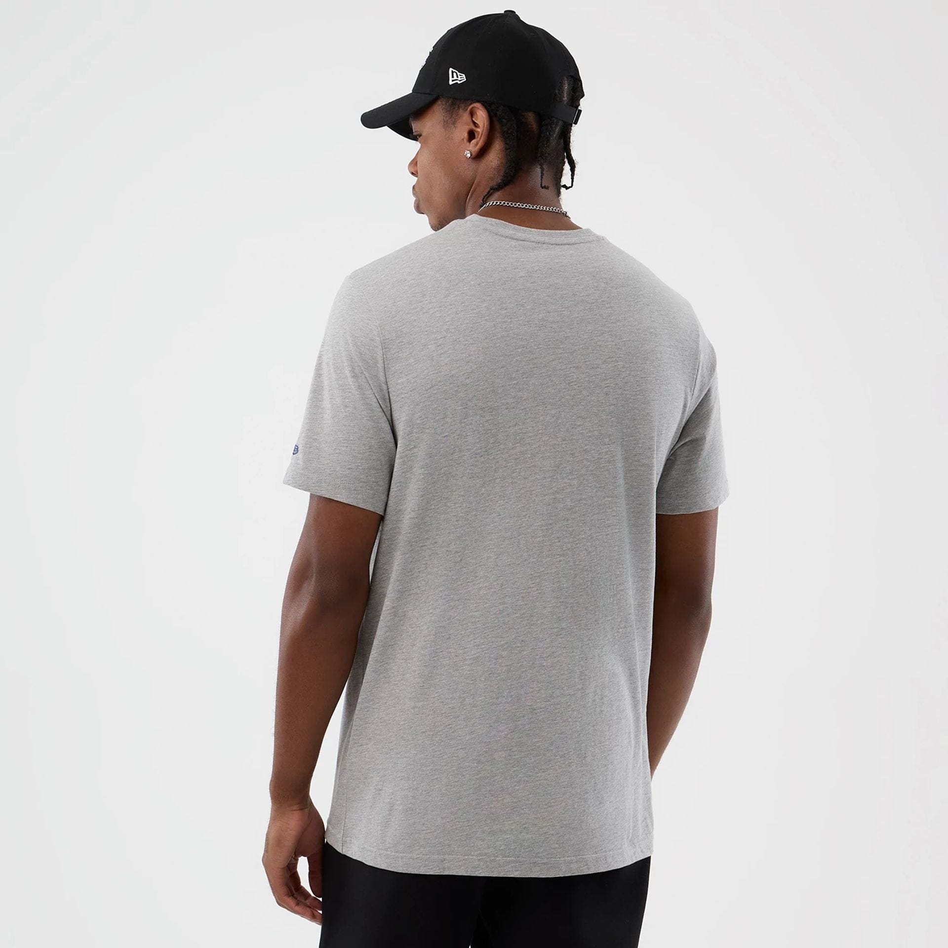 The Male model is wearing LA Lakers NBA Back To School Grey T-Shirt 2